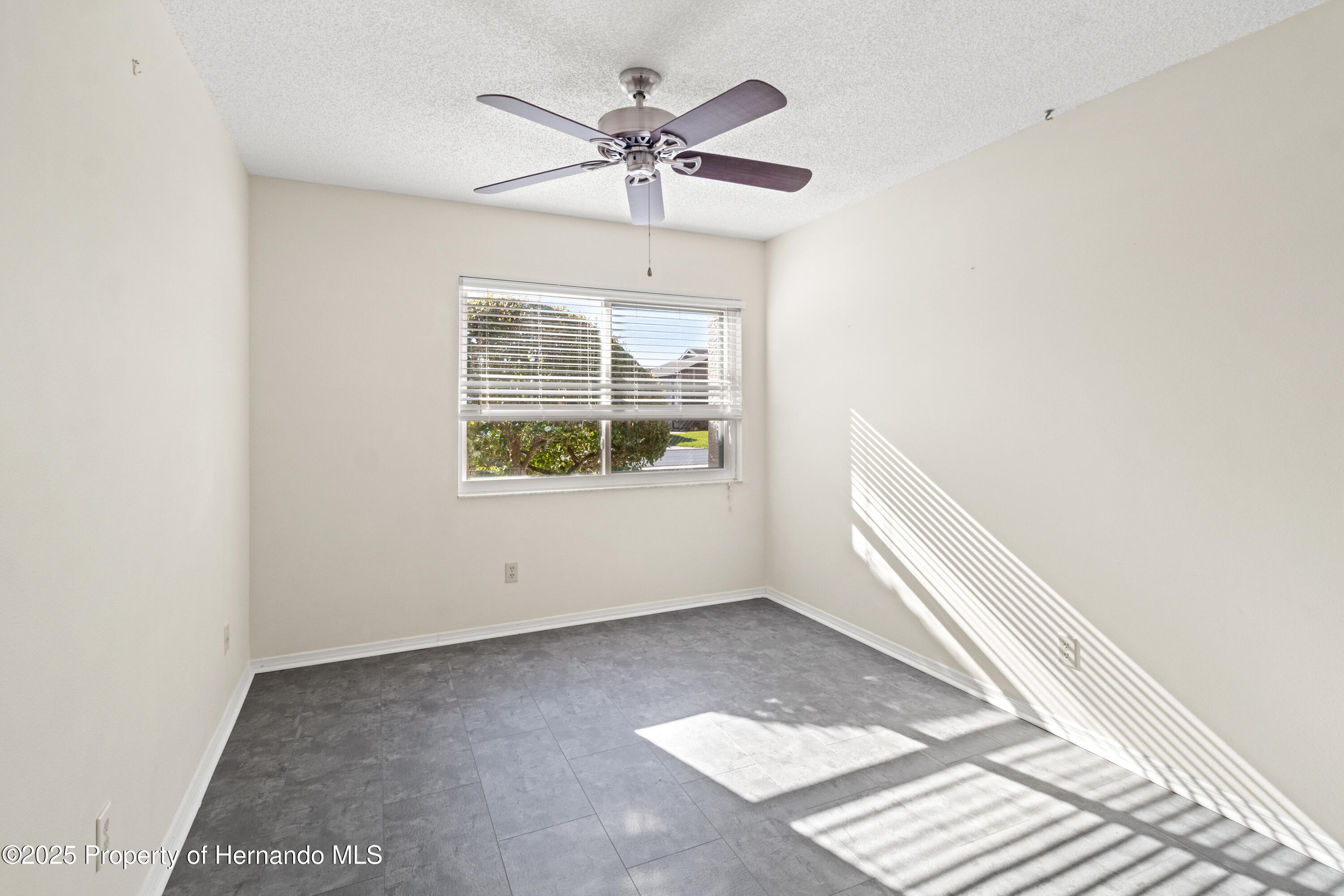 7429 Heather Walk Drive, Weeki Wachee, Florida image 20