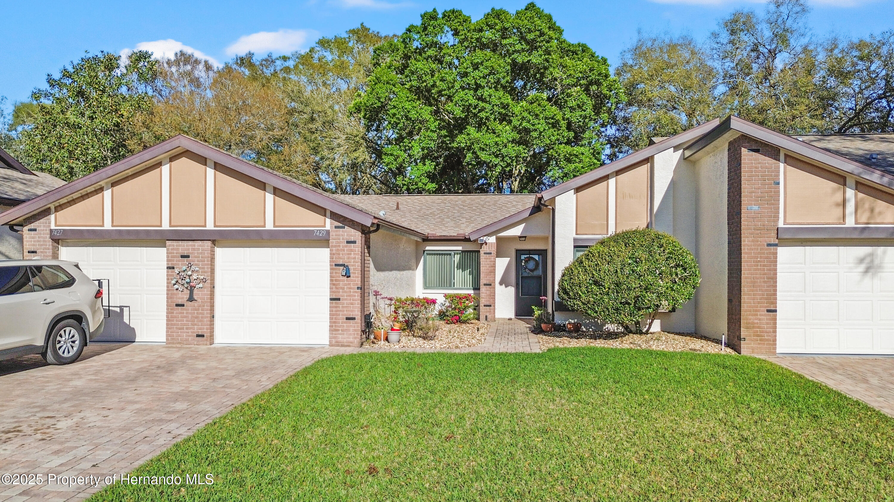7429 Heather Walk Drive, Weeki Wachee, Florida image 30