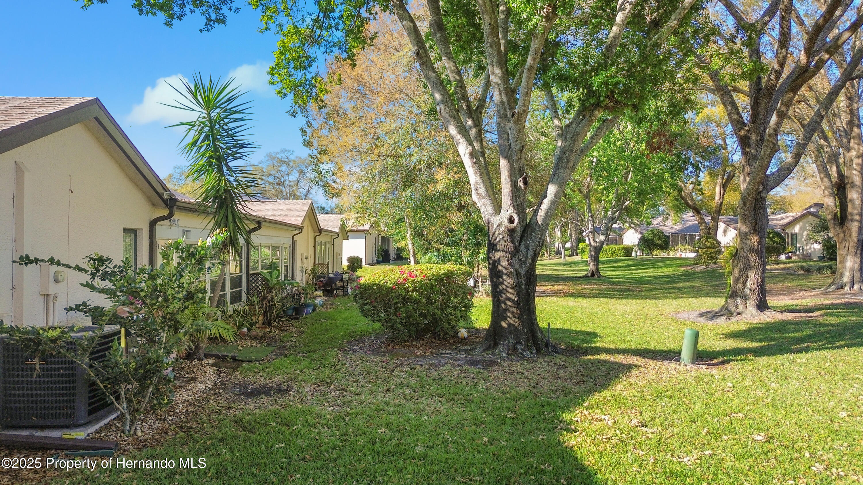 7429 Heather Walk Drive, Weeki Wachee, Florida image 36