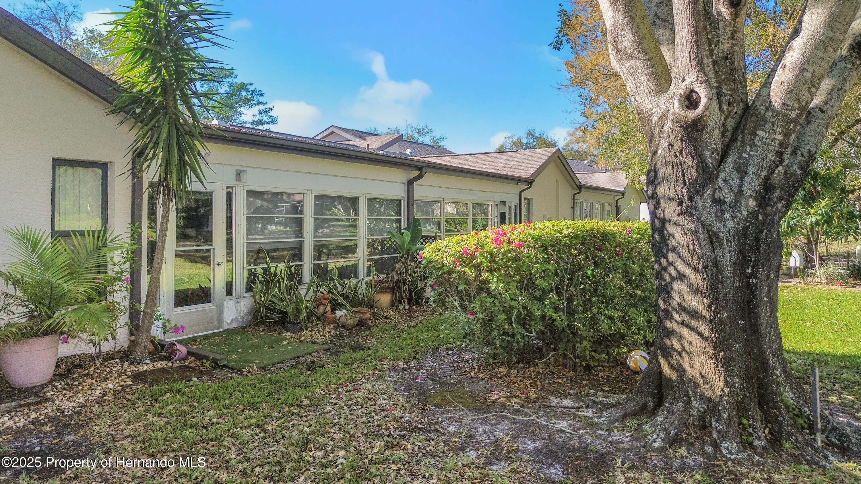 7429 Heather Walk Drive, Weeki Wachee, Florida image 31