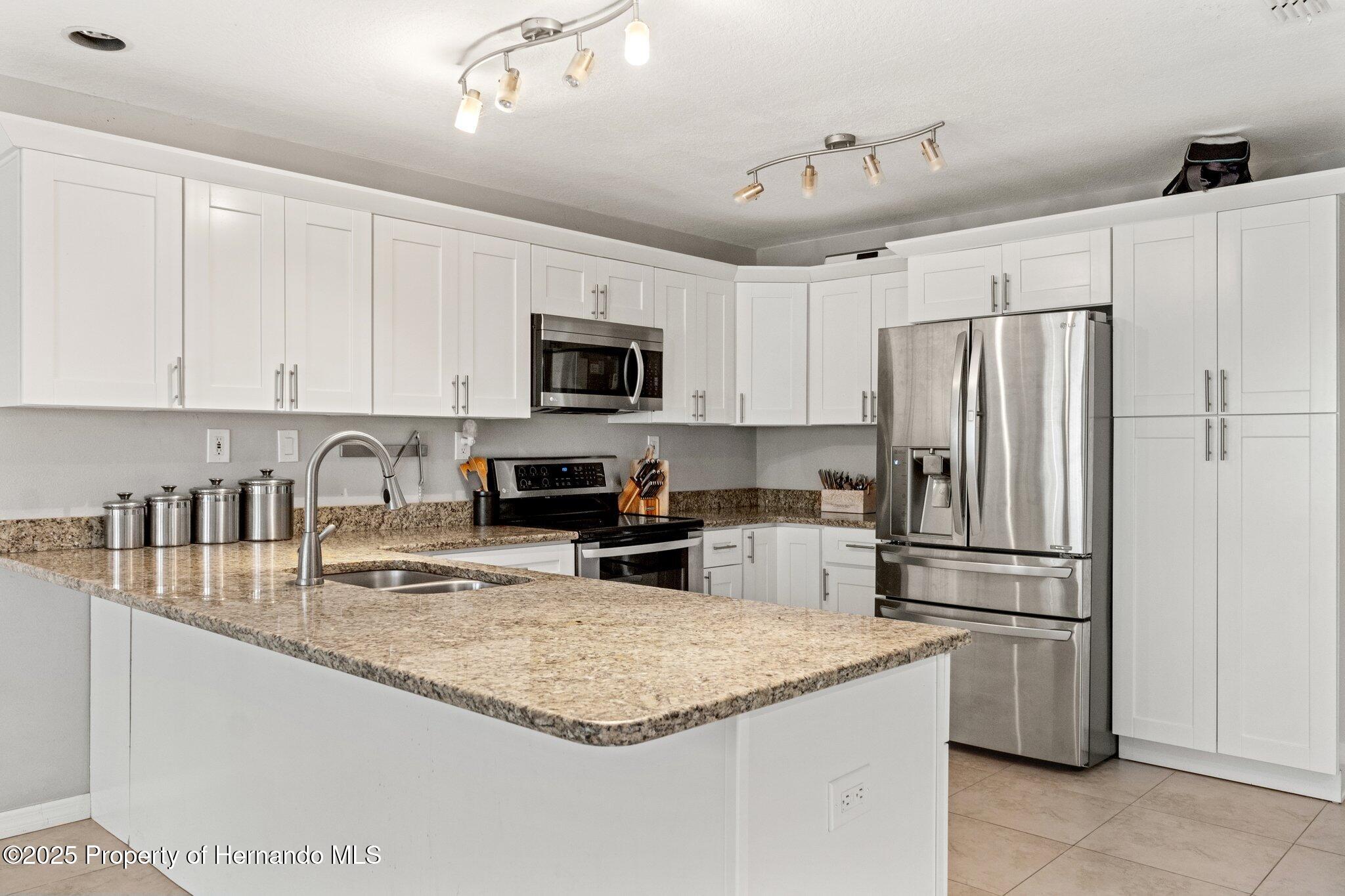 37351 Neighbors Path, Zephyrhills, Florida image 16