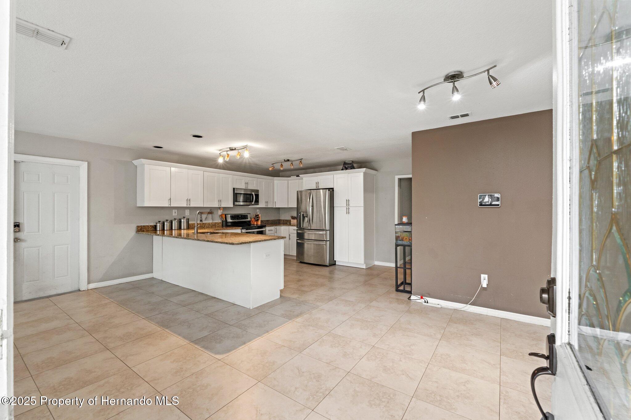 37351 Neighbors Path, Zephyrhills, Florida image 11