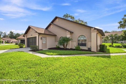 Homes For Sale - 6706 Oak Cluster Circle<br/> Spring Hill, FL 34606