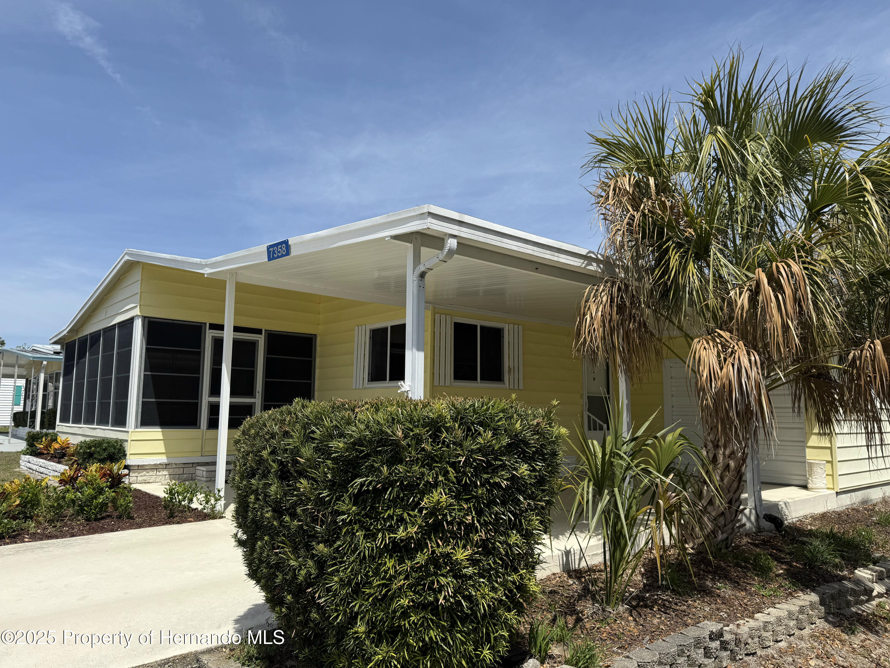 7358 First Loop Avenue, Brooksville, Florida image 2