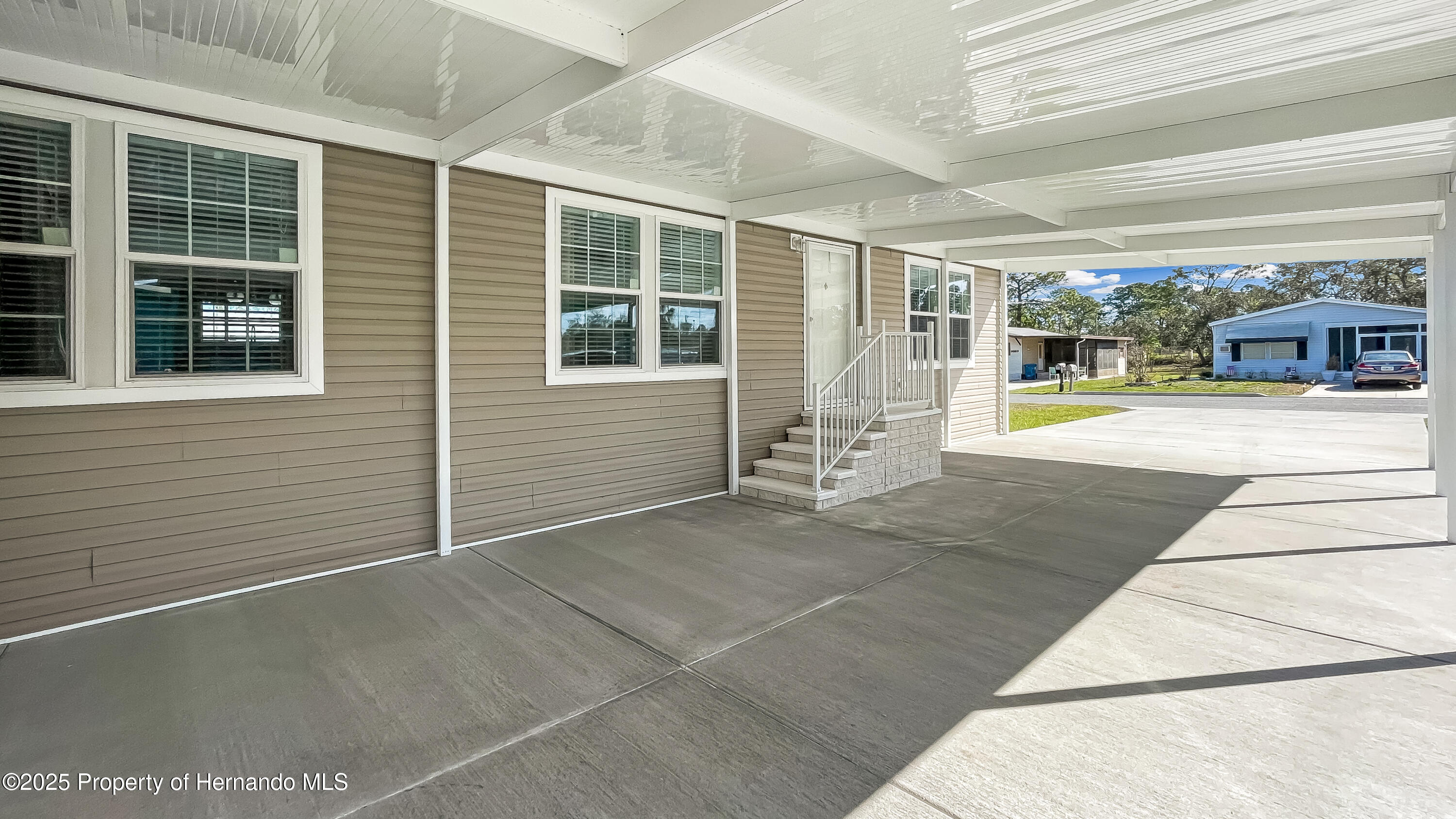 9896 Scepter Avenue, Brooksville, Florida image 2
