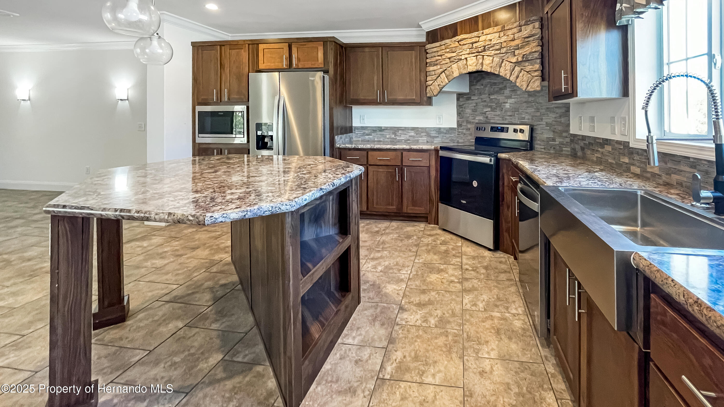 9896 Scepter Avenue, Brooksville, Florida image 4