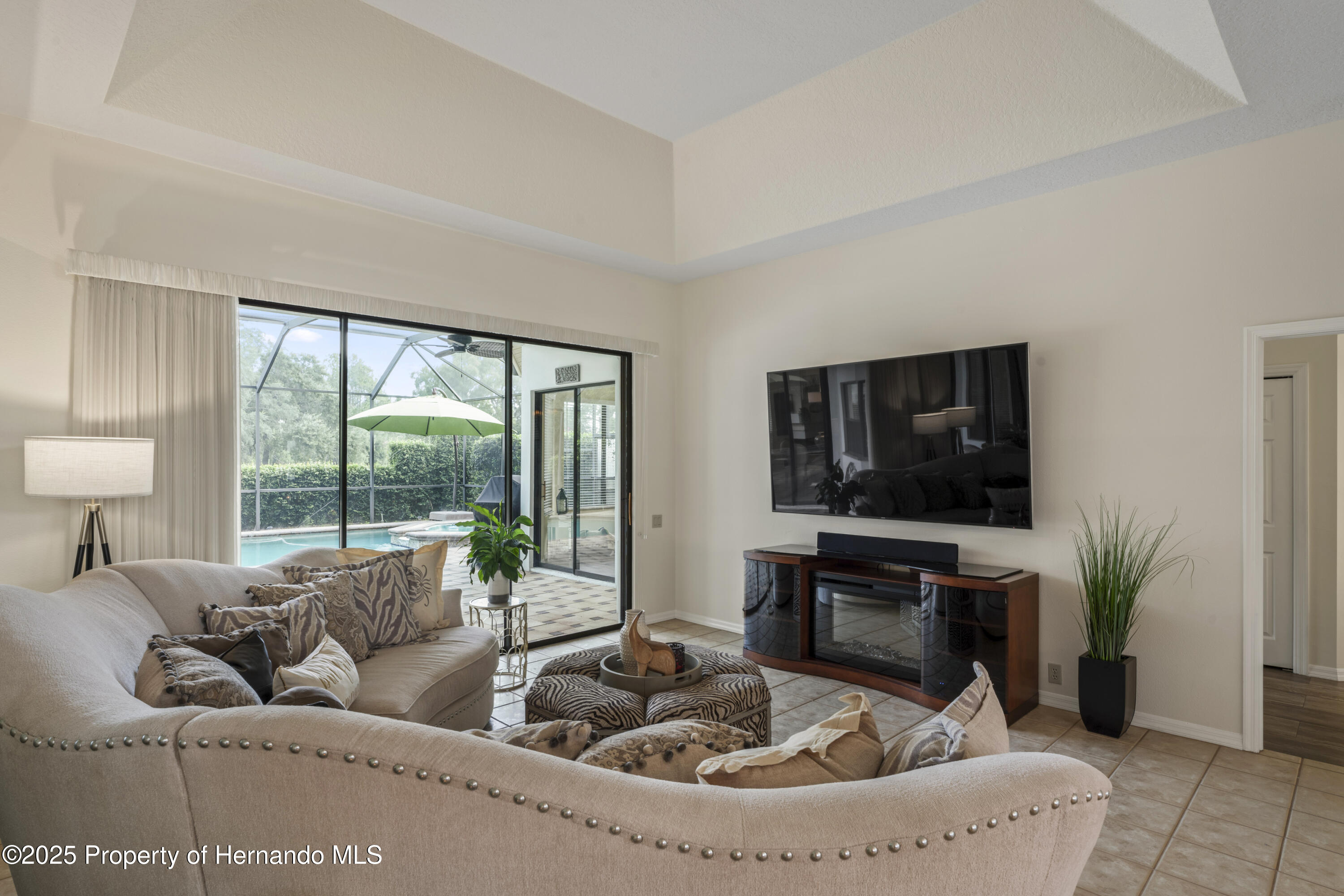 9315 Fox Hollow Lane, Weeki Wachee, Florida image 11