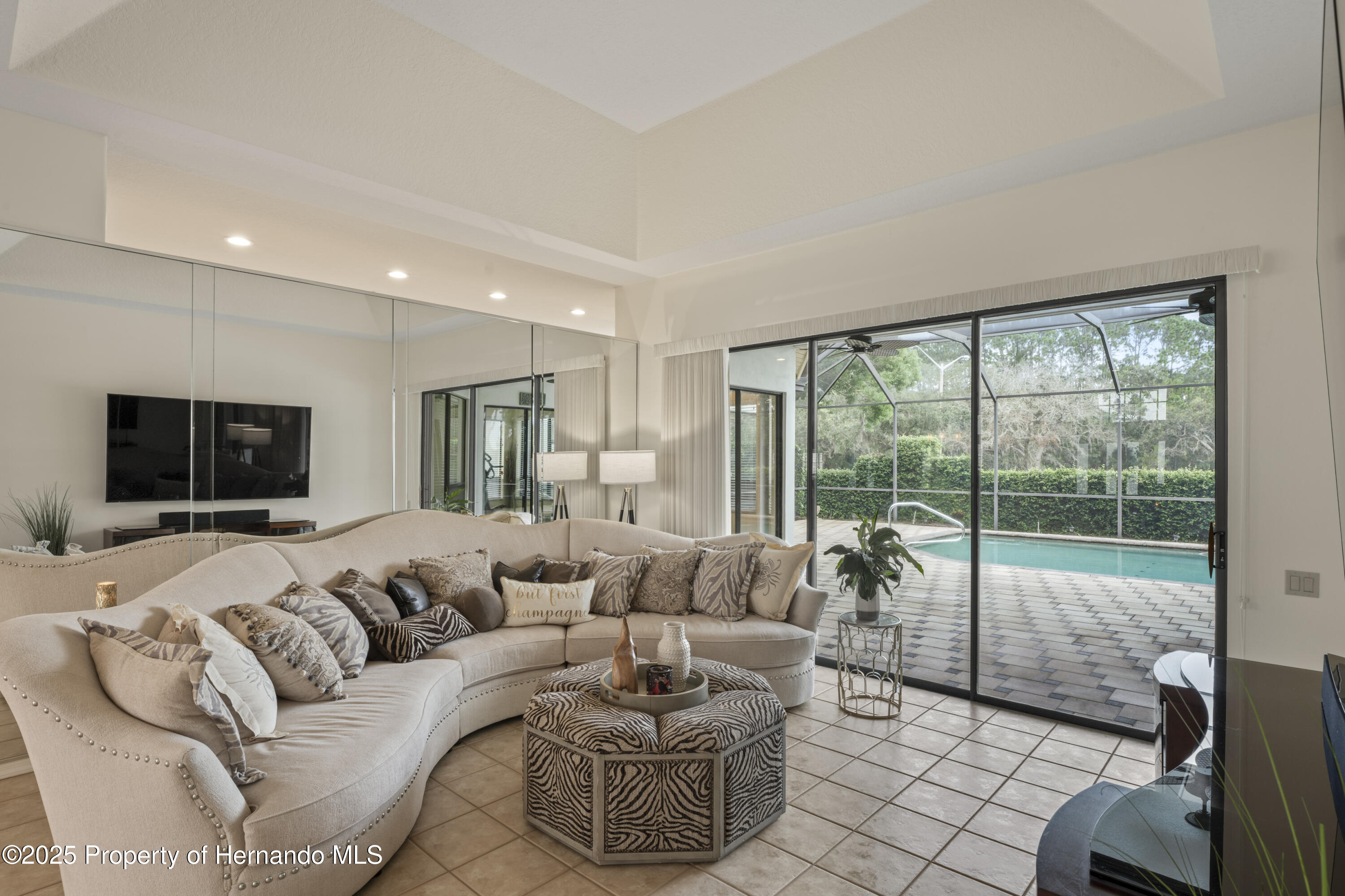 9315 Fox Hollow Lane, Weeki Wachee, Florida image 8