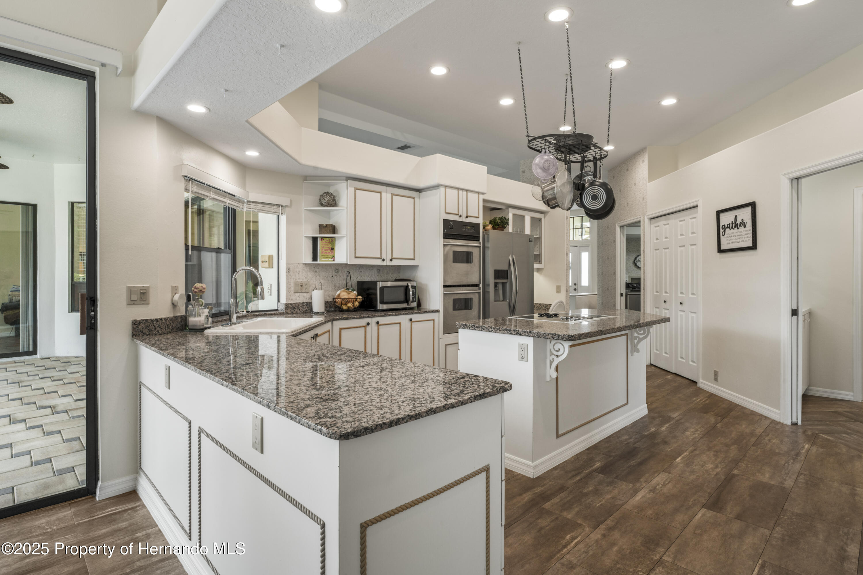 9315 Fox Hollow Lane, Weeki Wachee, Florida image 14