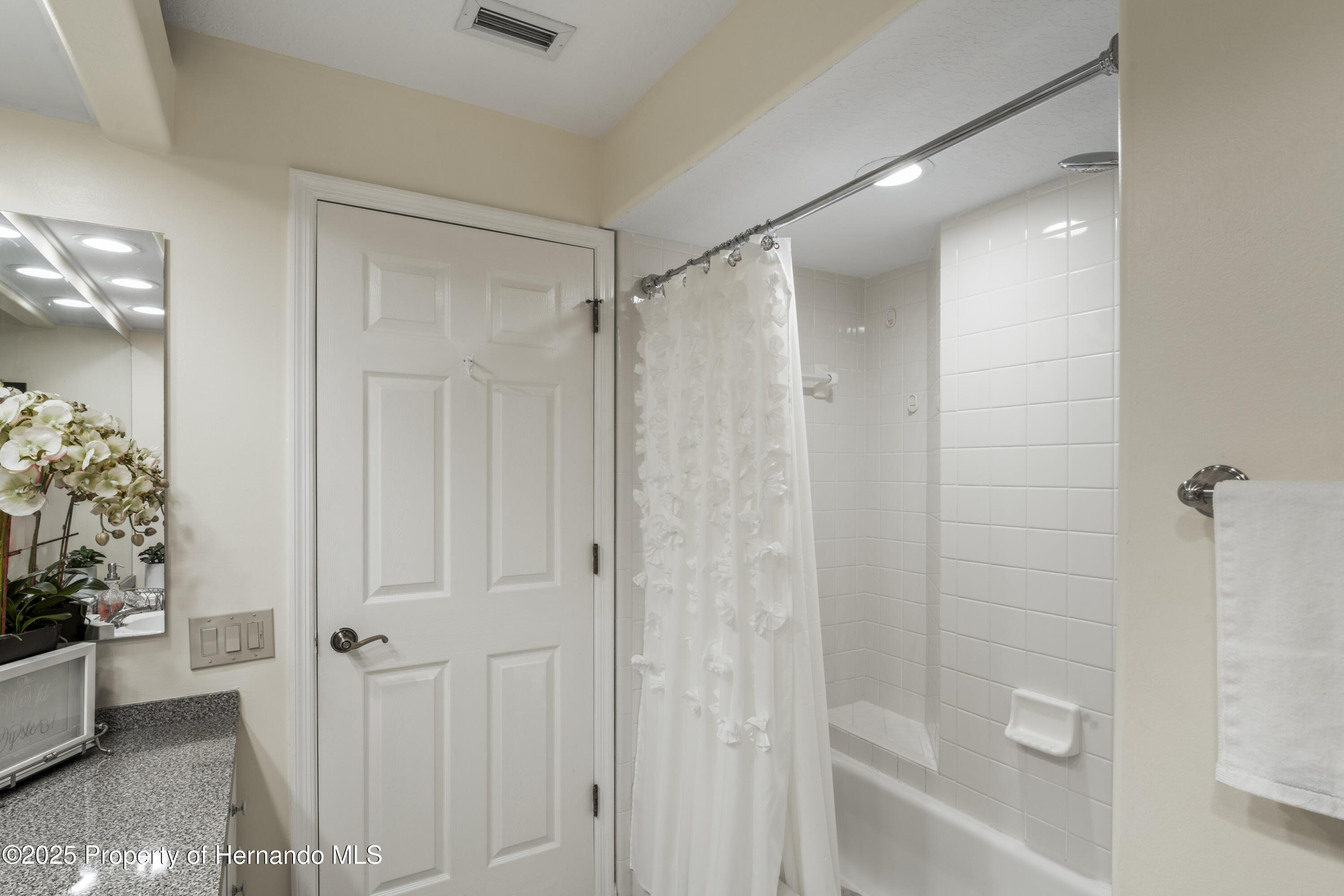 9315 Fox Hollow Lane, Weeki Wachee, Florida image 40