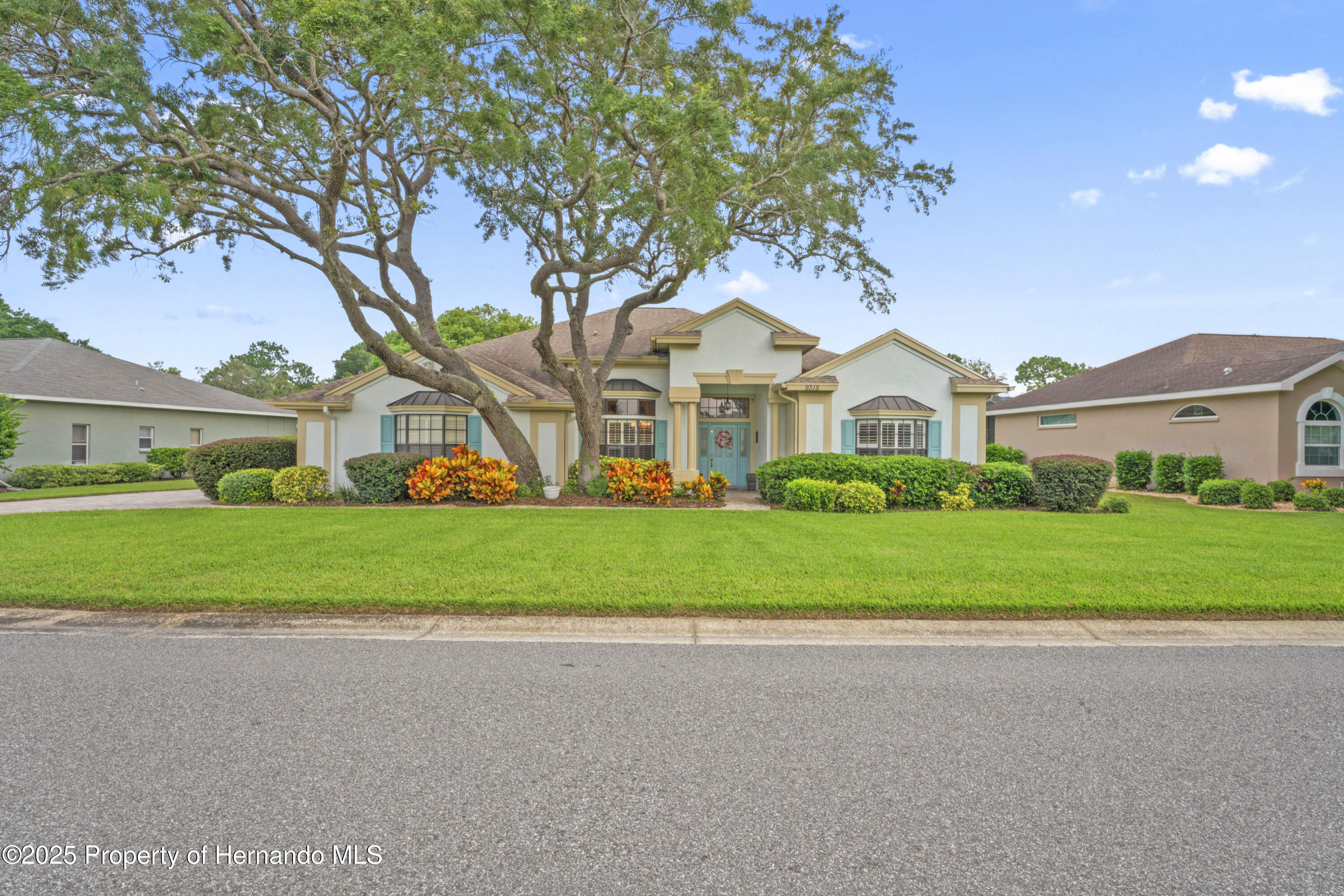 9315 Fox Hollow Lane, Weeki Wachee, Florida image 2