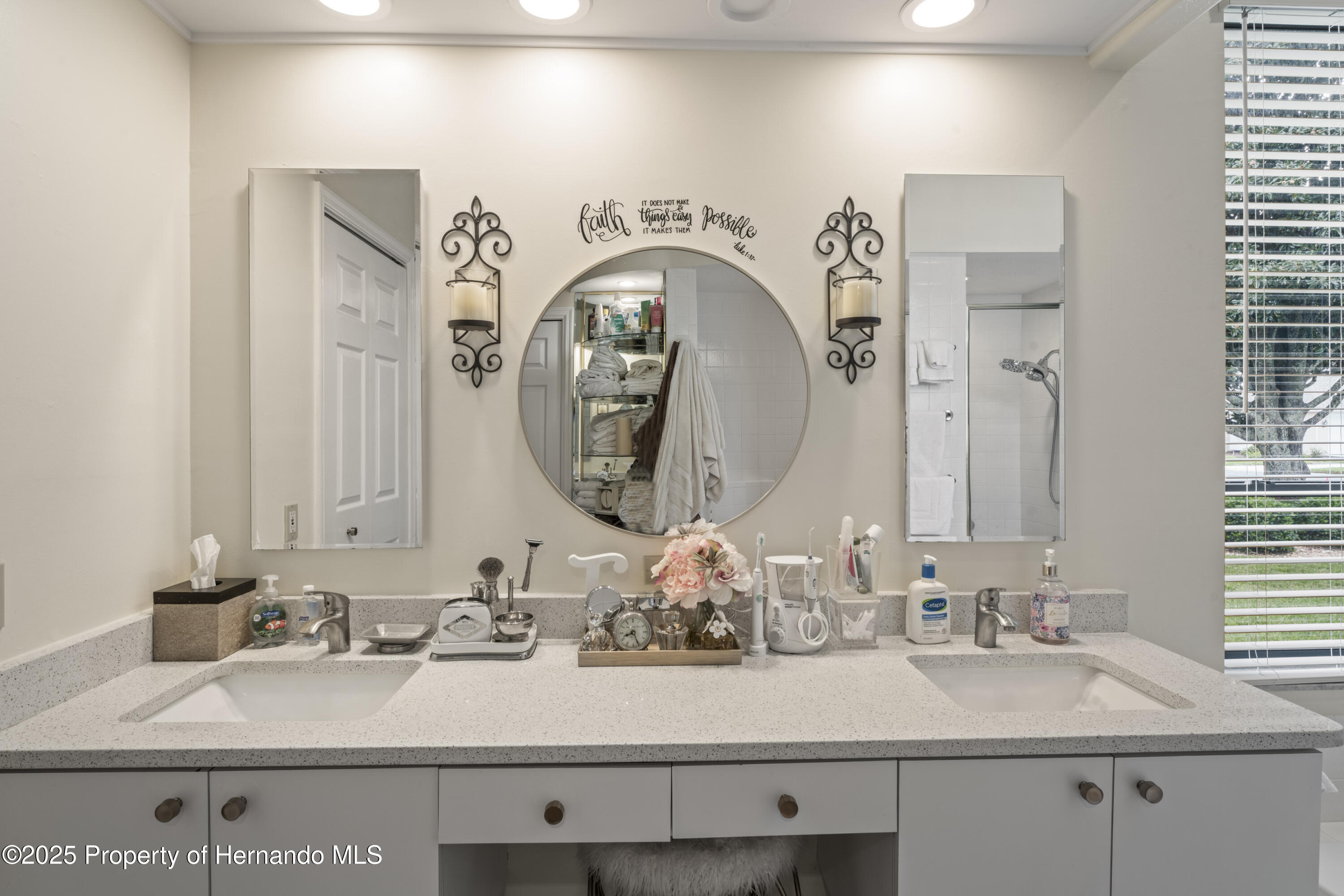 9315 Fox Hollow Lane, Weeki Wachee, Florida image 32