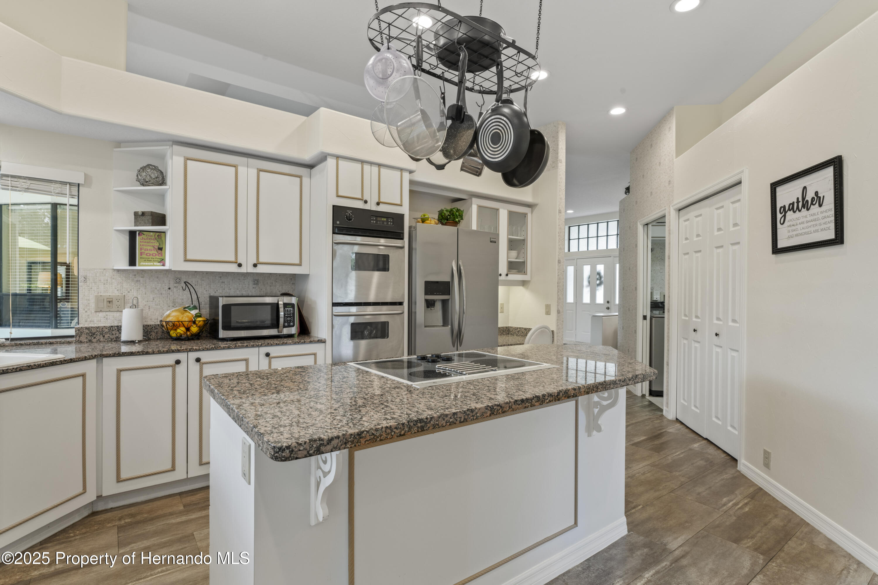 9315 Fox Hollow Lane, Weeki Wachee, Florida image 17
