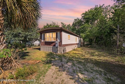 Mobile Home For Sale - 16111 Sarasota Street<br/> Brooksville, FL 34604