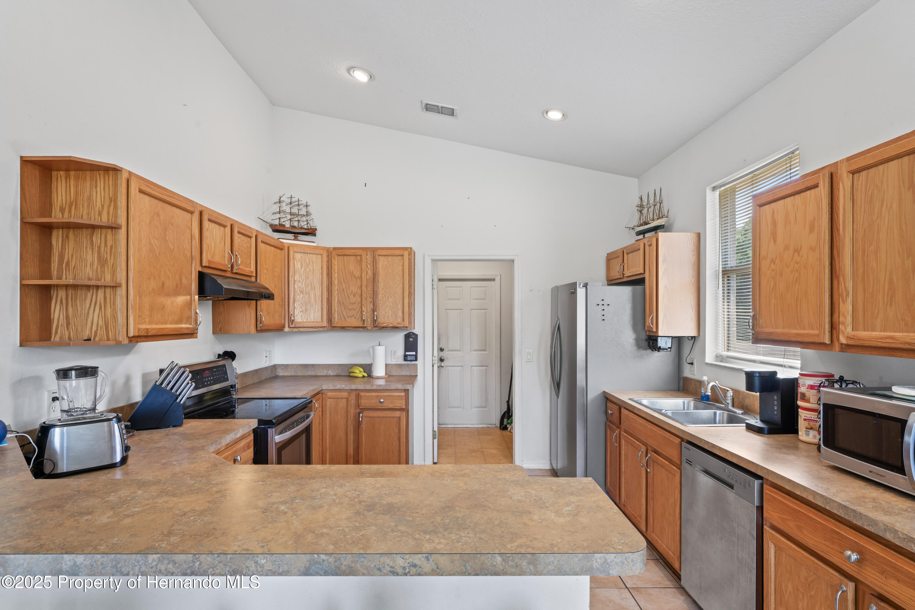 2585 E Farewell Path, Hernando, Florida image 15