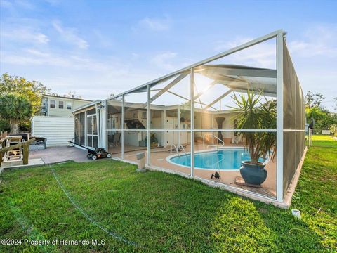 Mobile Home For Sale - 7260 Aberdeen Court<br/> Weeki Wachee, FL 34607