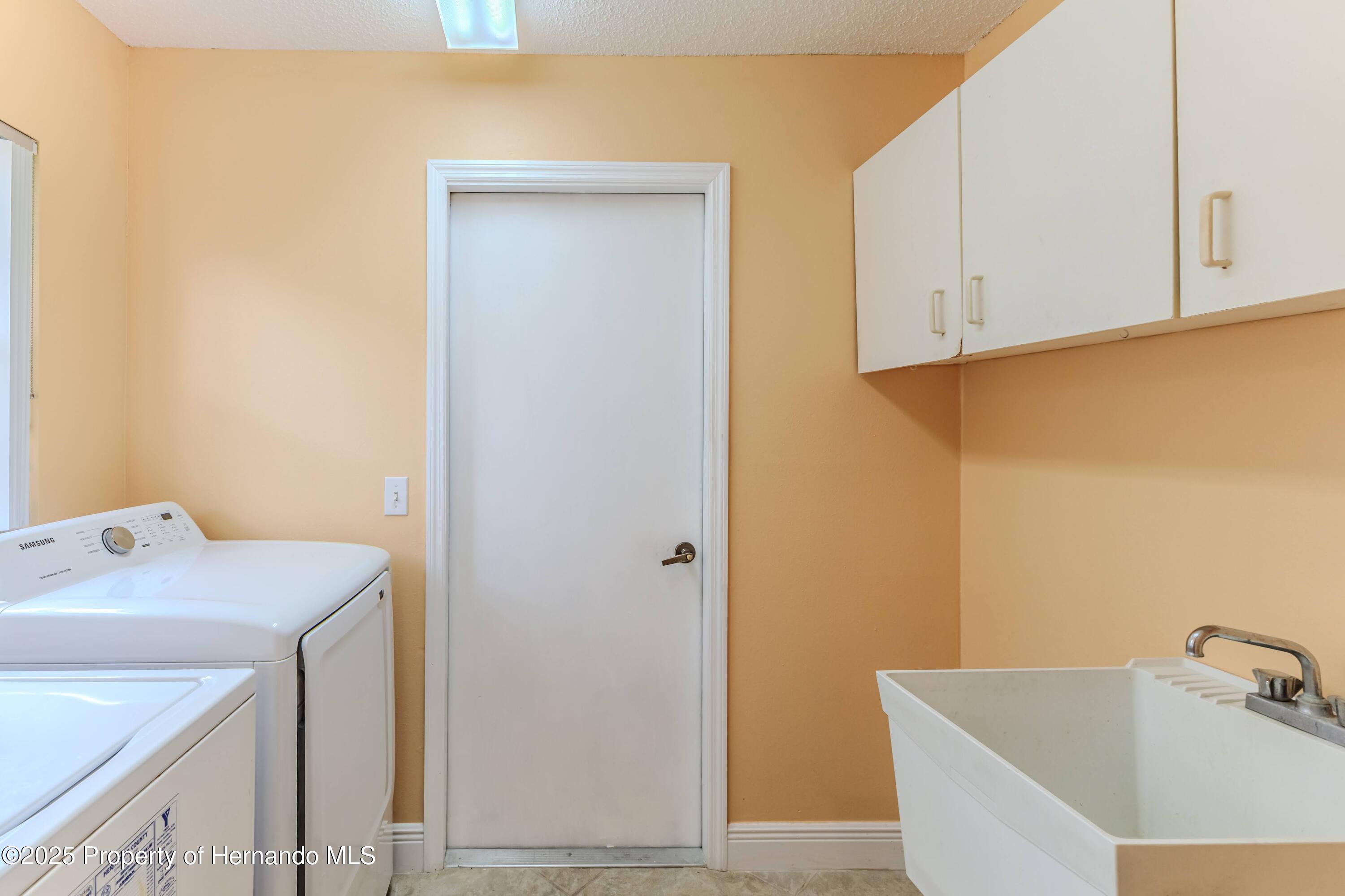 2481 Whispering Pines Court, Spring Hill, Florida image 23
