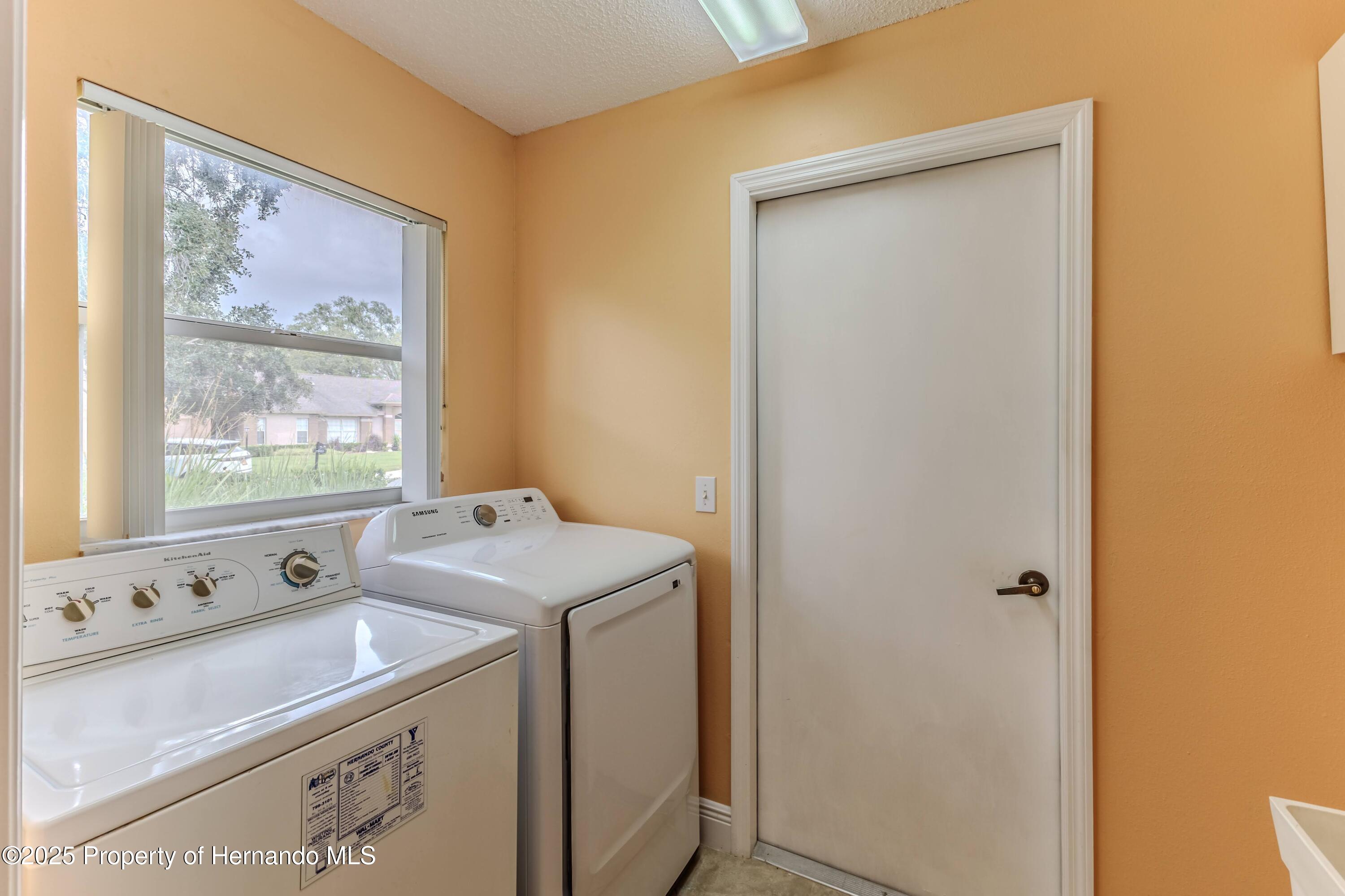 2481 Whispering Pines Court, Spring Hill, Florida image 22