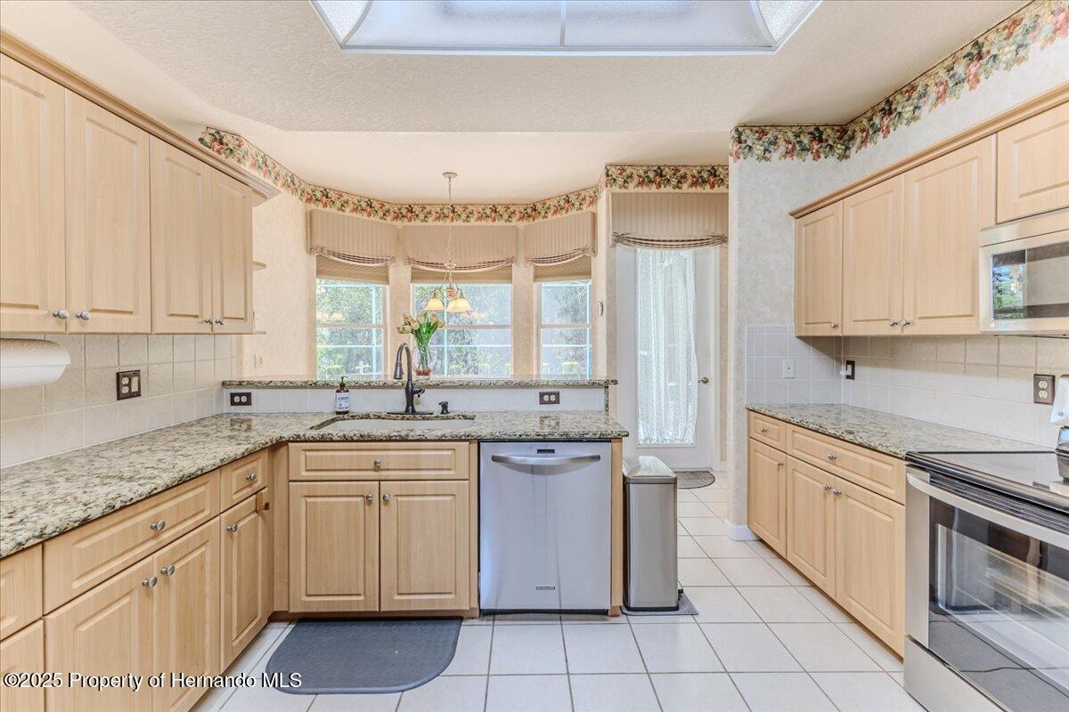 106 Sycamore Circle, Homosassa, Florida image 28
