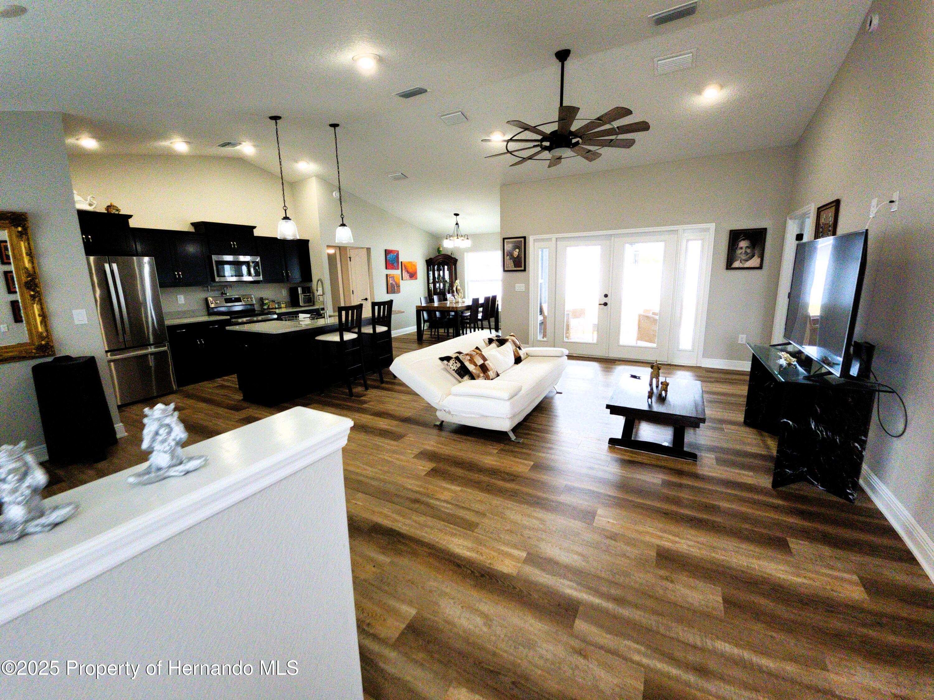 9089 Dupont Avenue, Spring Hill, Florida image 3