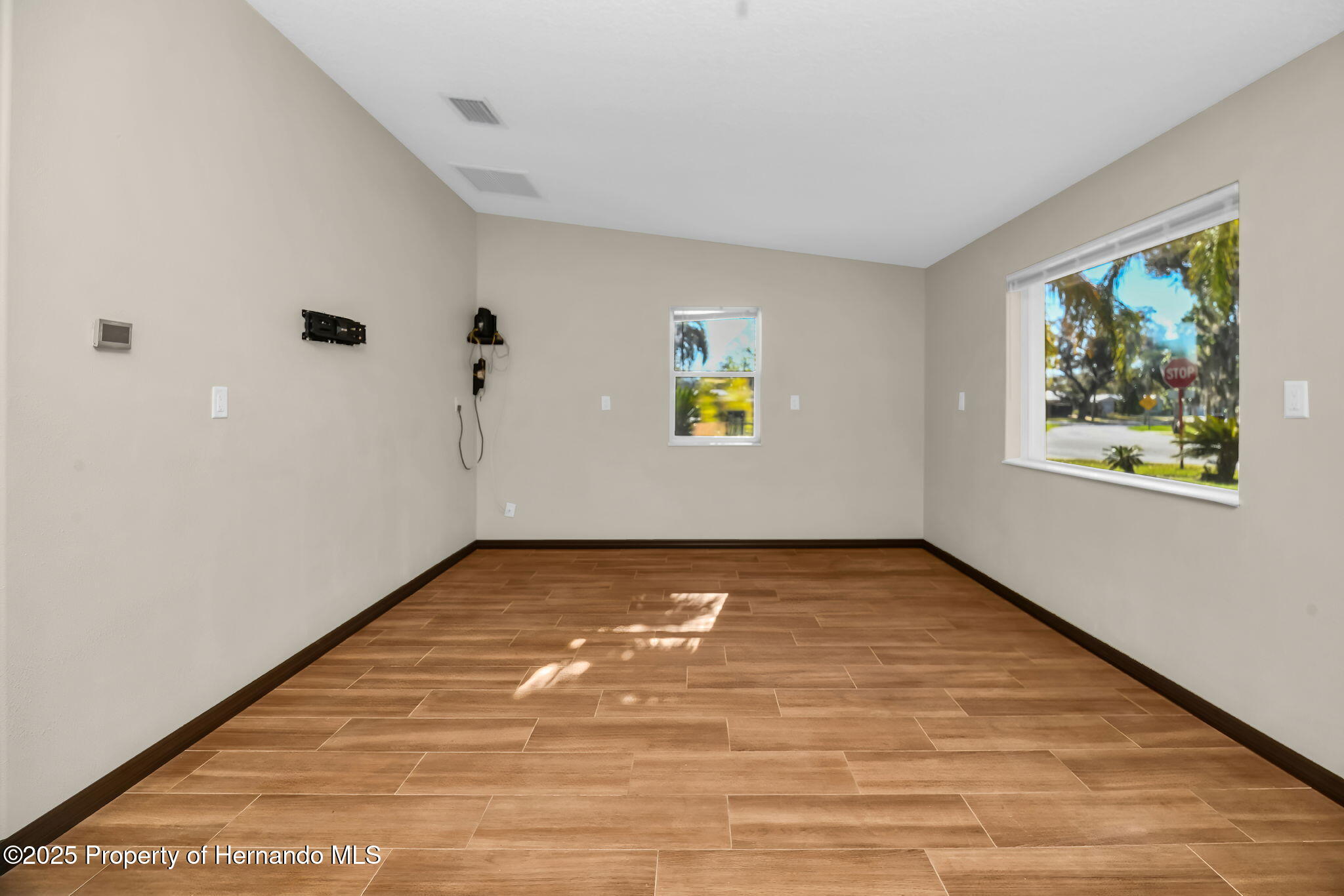 1149 SE Kings Bay Drive, Crystal River, Florida image 7