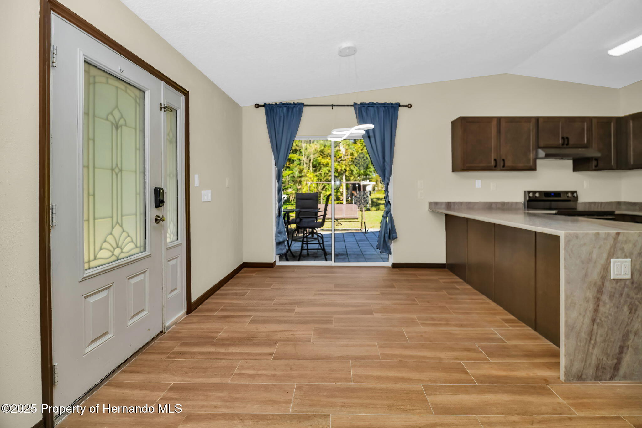 1149 SE Kings Bay Drive, Crystal River, Florida image 9