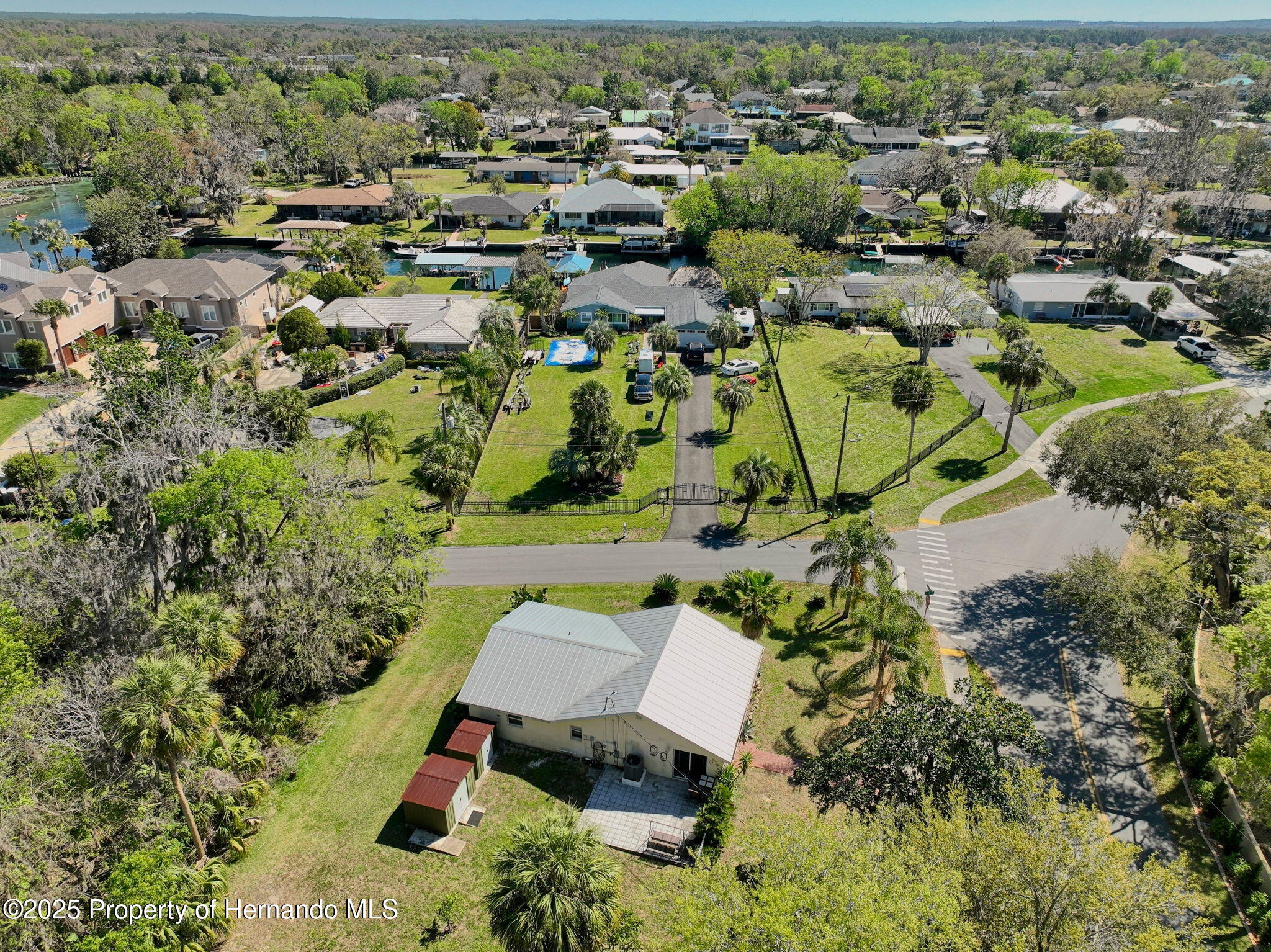 1149 SE Kings Bay Drive, Crystal River, Florida image 35