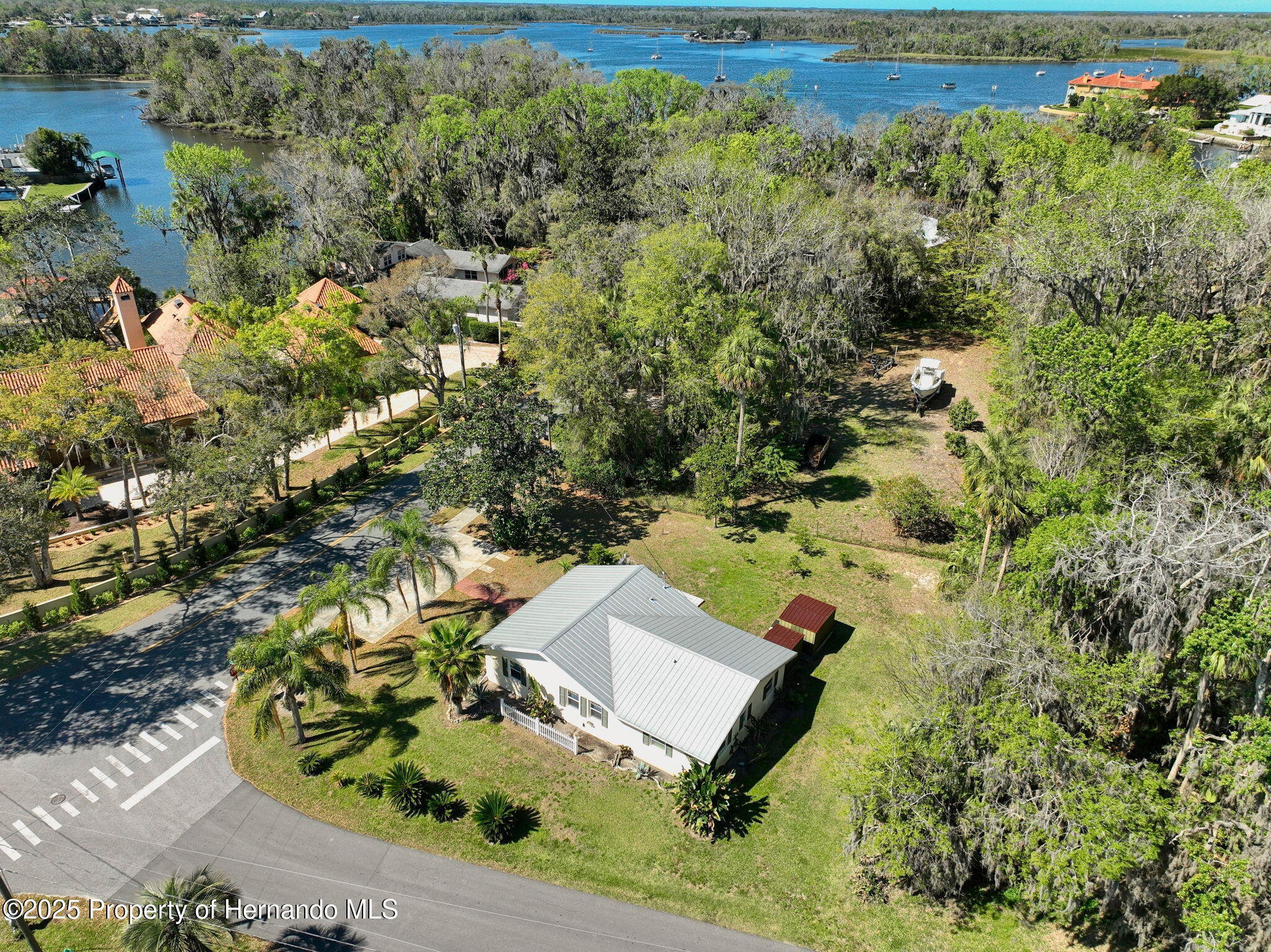 1149 SE Kings Bay Drive, Crystal River, Florida image 44