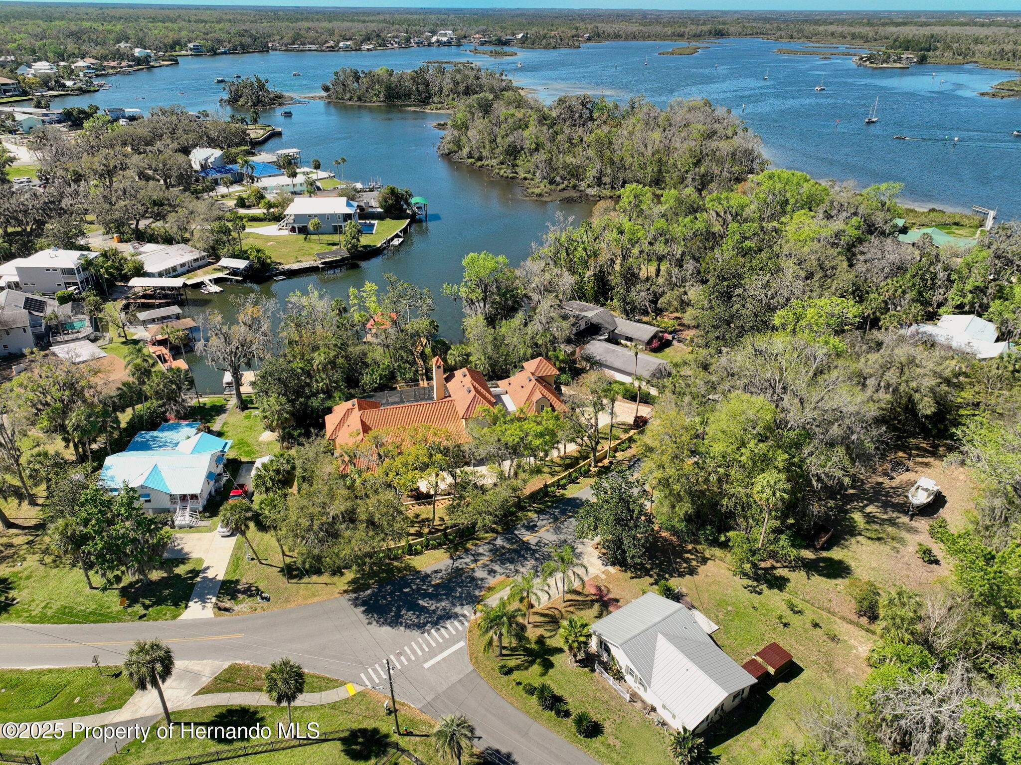 1149 SE Kings Bay Drive, Crystal River, Florida image 41