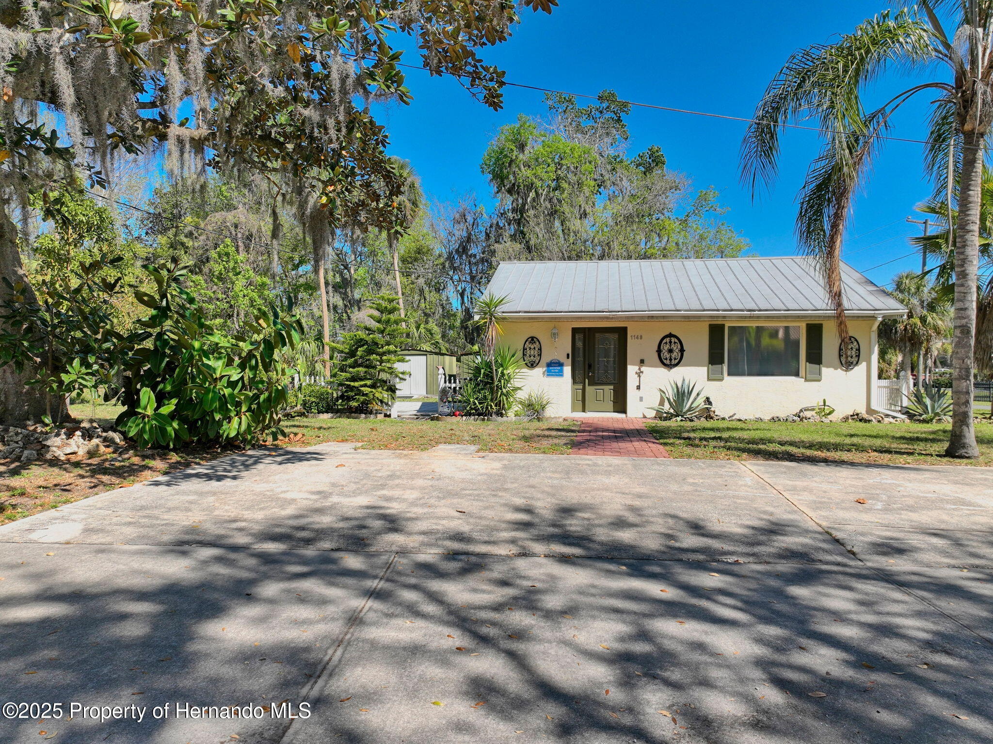 1149 SE Kings Bay Drive, Crystal River, Florida image 1
