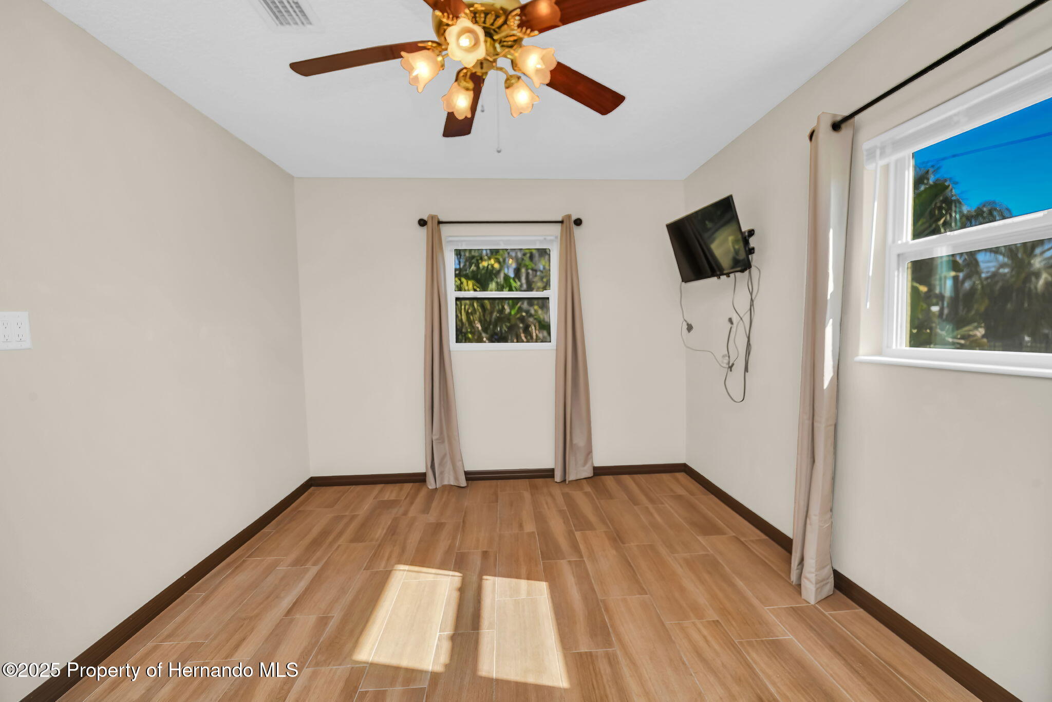 1149 SE Kings Bay Drive, Crystal River, Florida image 17