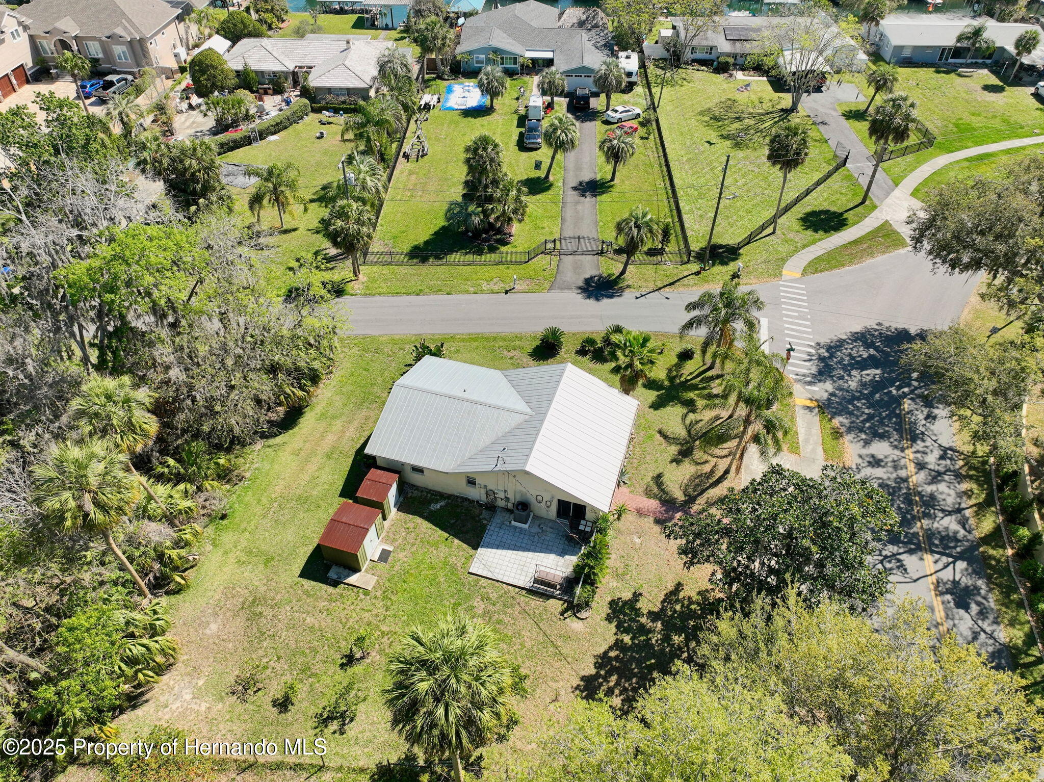 1149 SE Kings Bay Drive, Crystal River, Florida image 36