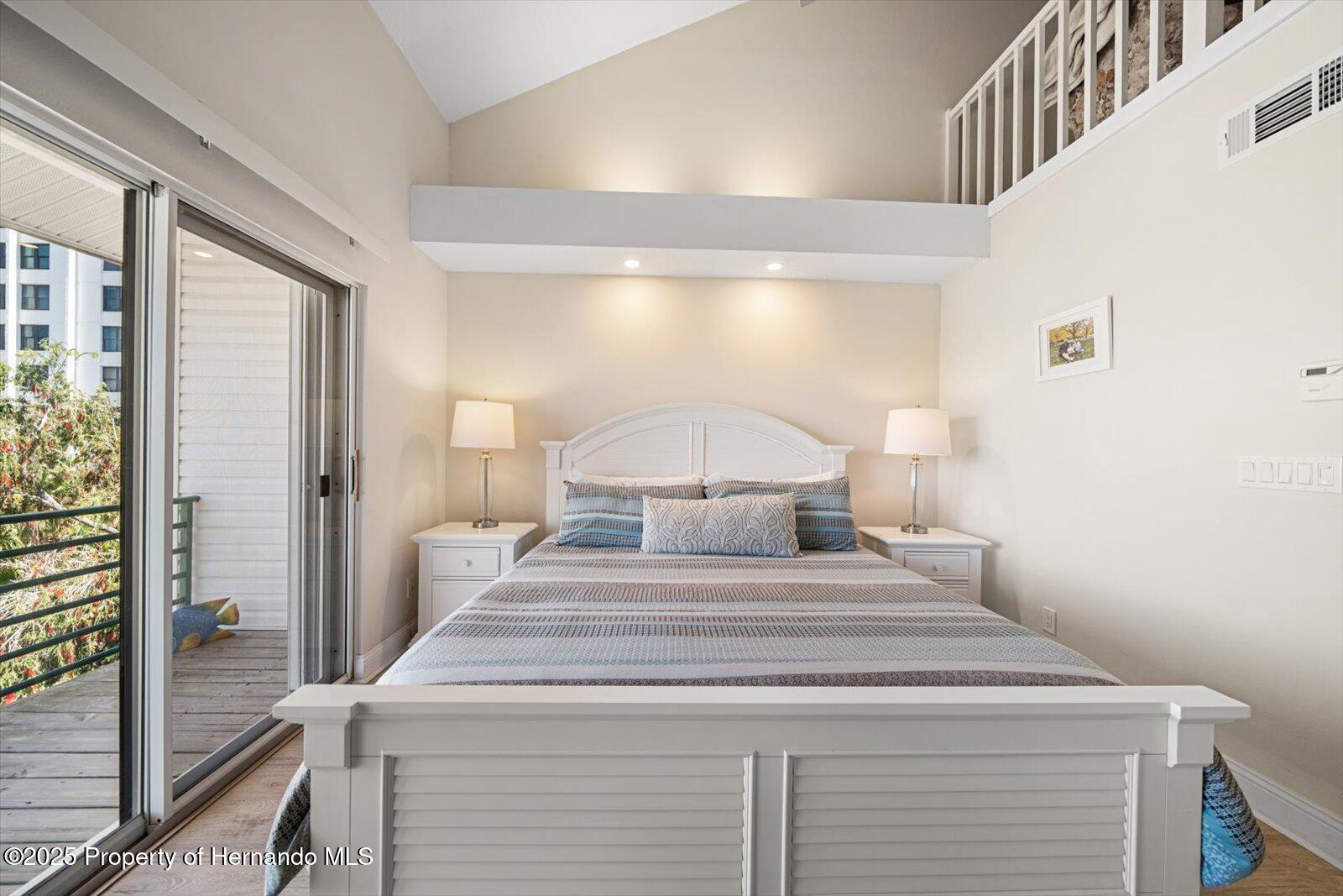 320 Island Way, Clearwater, Florida image 25