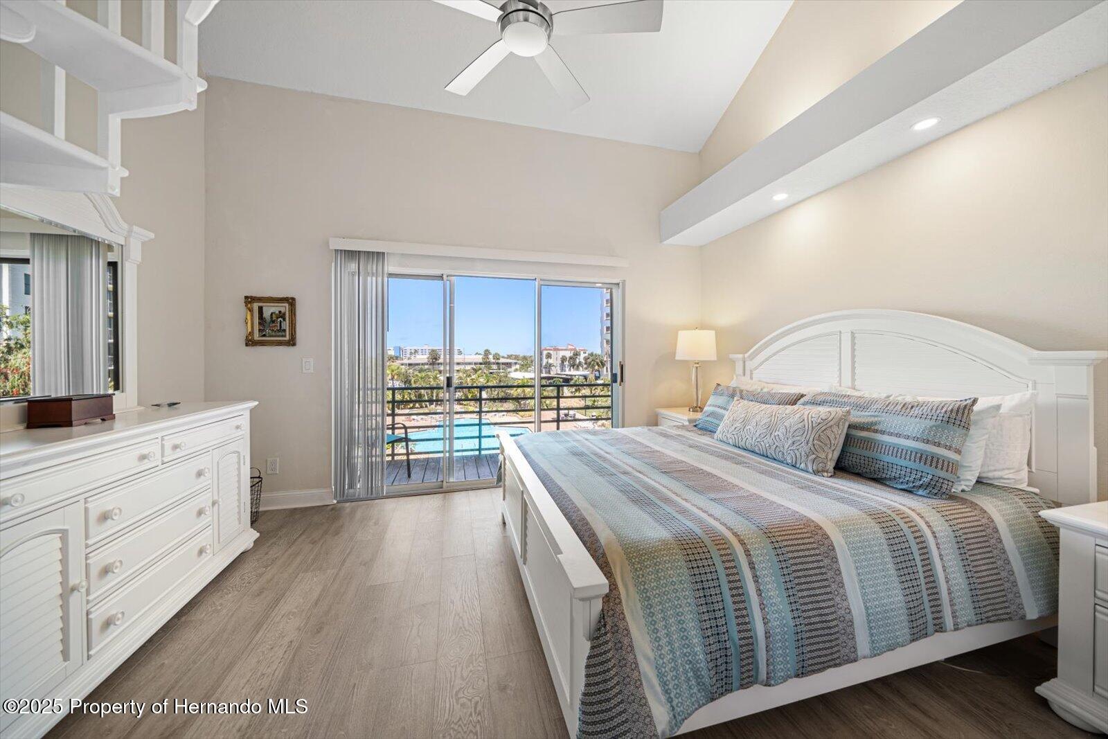 320 Island Way, Clearwater, Florida image 24