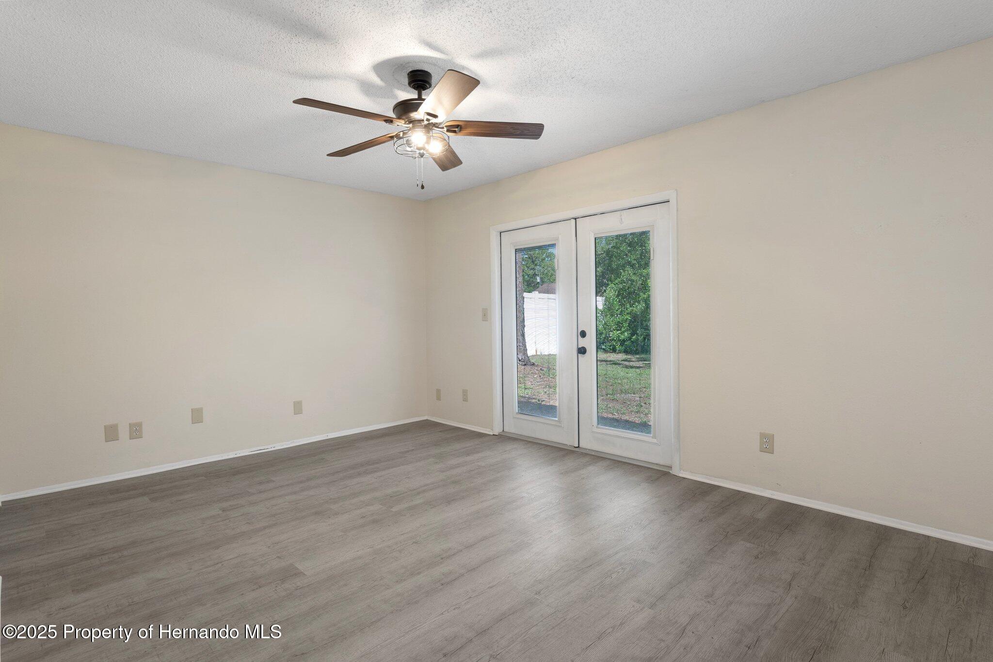 8431 Spring Hill Drive, Spring Hill, Florida image 27