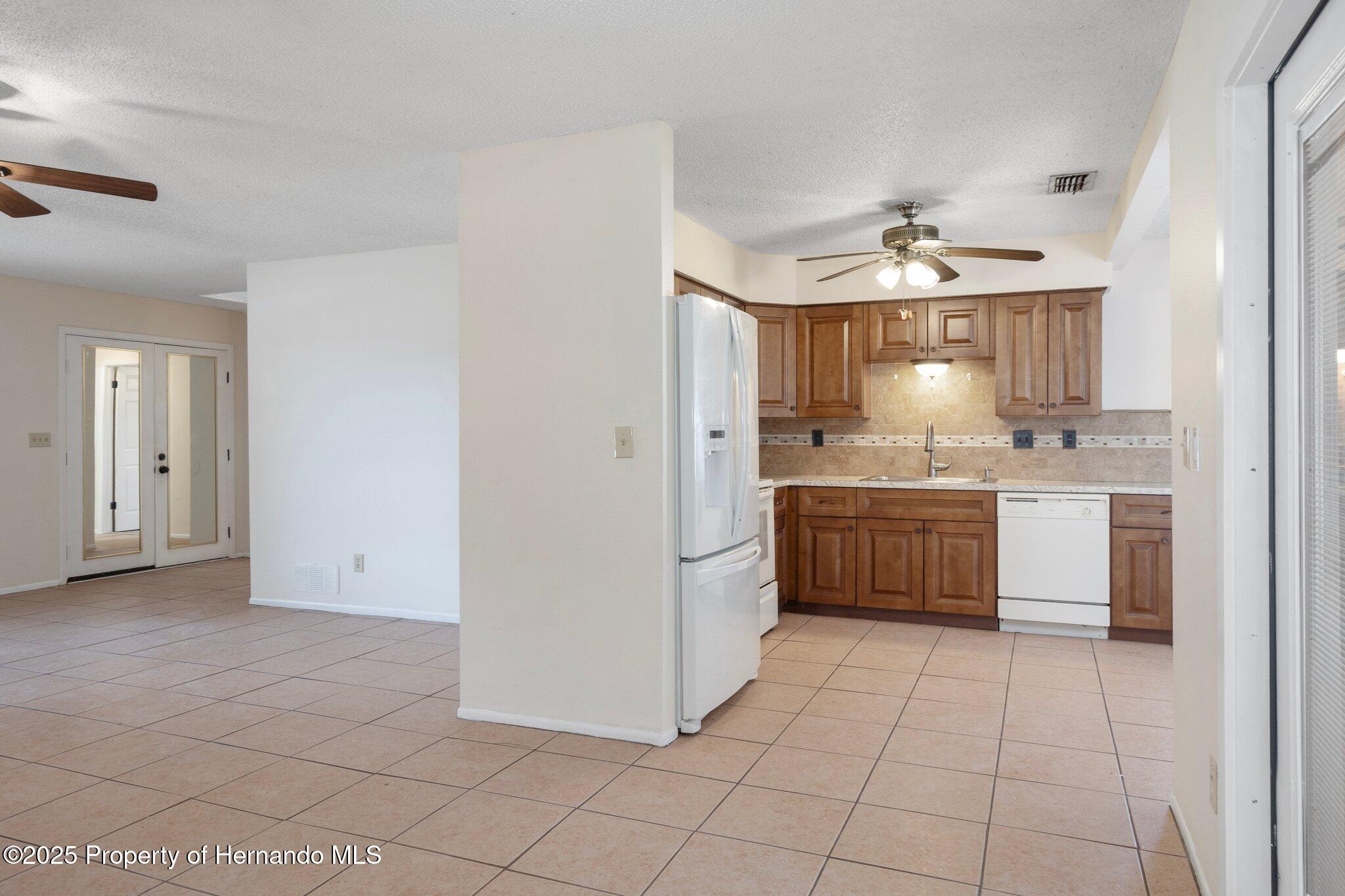 8431 Spring Hill Drive, Spring Hill, Florida image 12