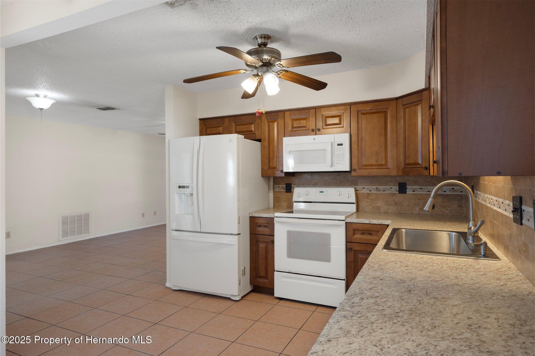 8431 Spring Hill Drive, Spring Hill, Florida image 17
