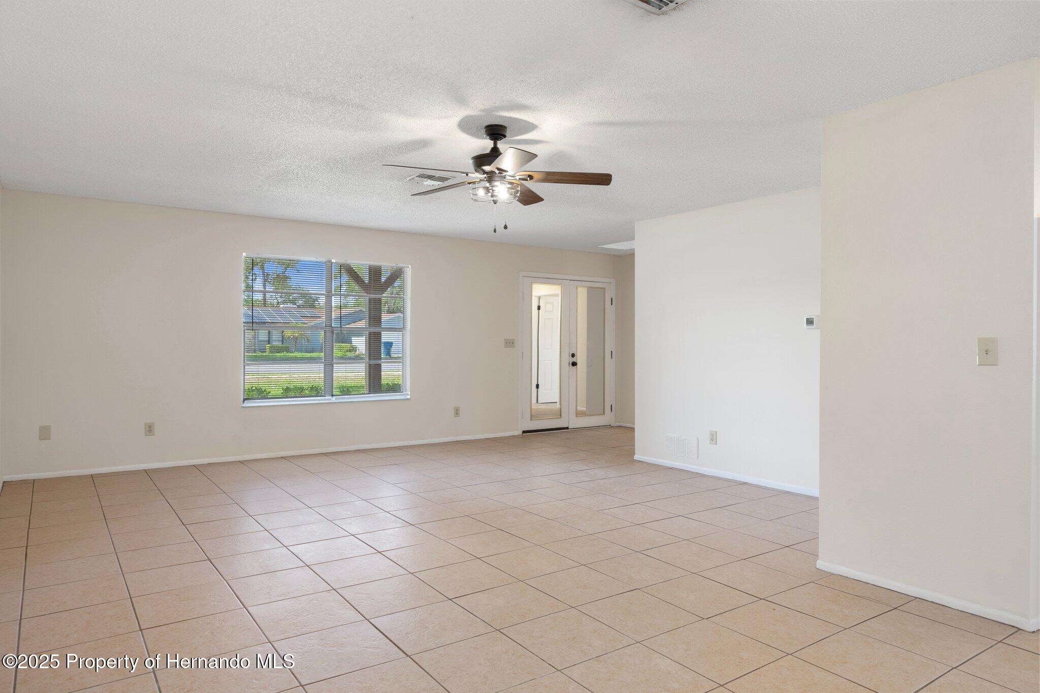 8431 Spring Hill Drive, Spring Hill, Florida image 11