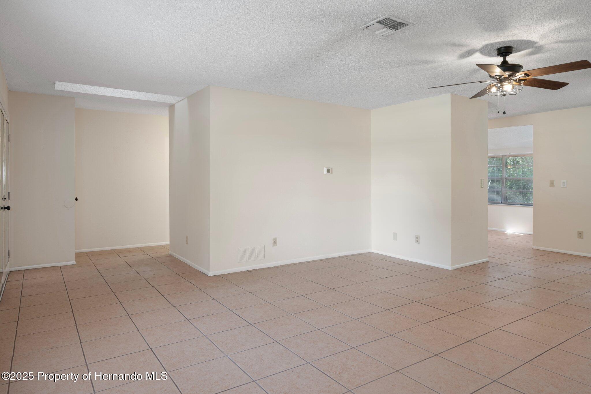 8431 Spring Hill Drive, Spring Hill, Florida image 8