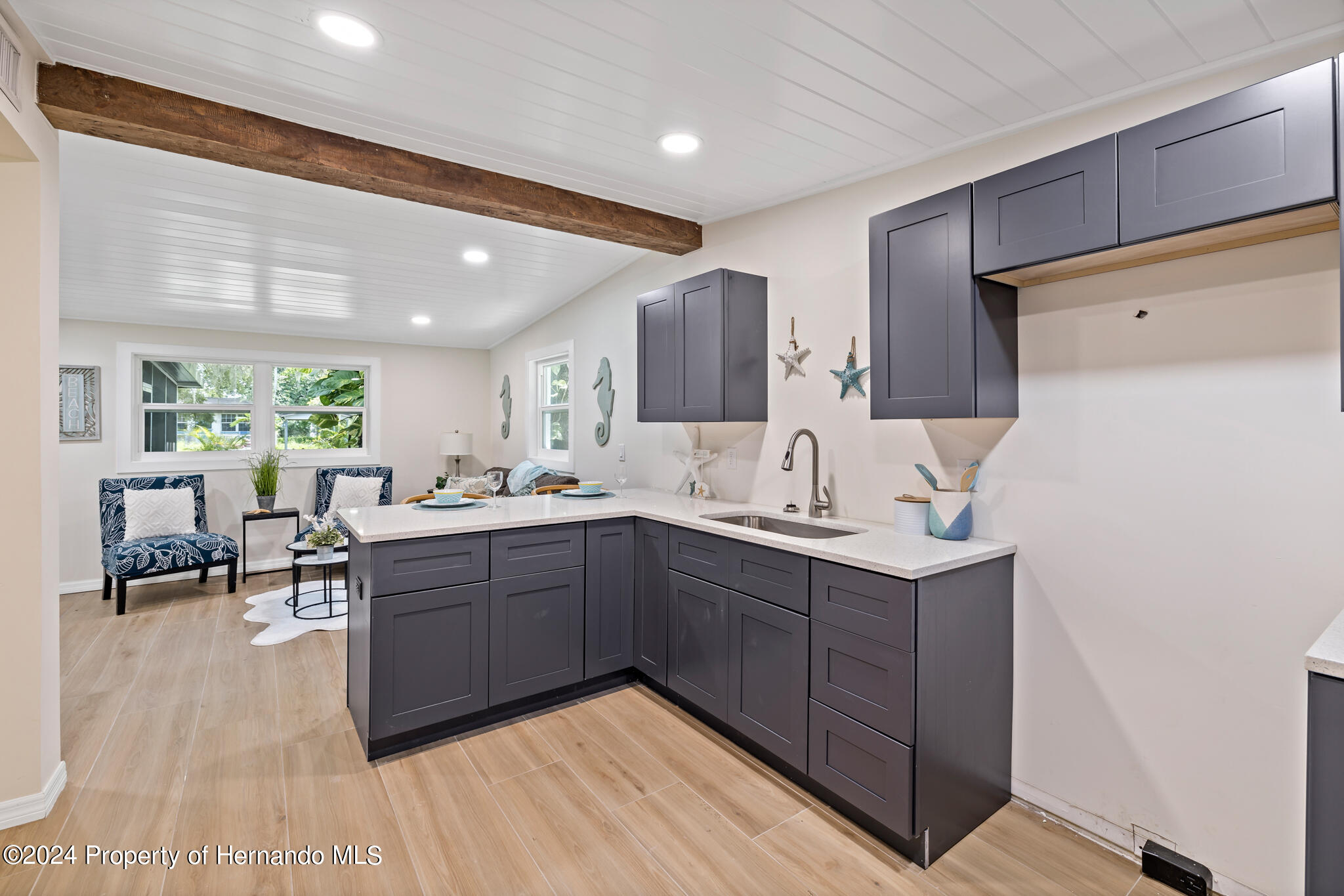 5369 Tuscawilla Drive, Weeki Wachee, Florida image 9