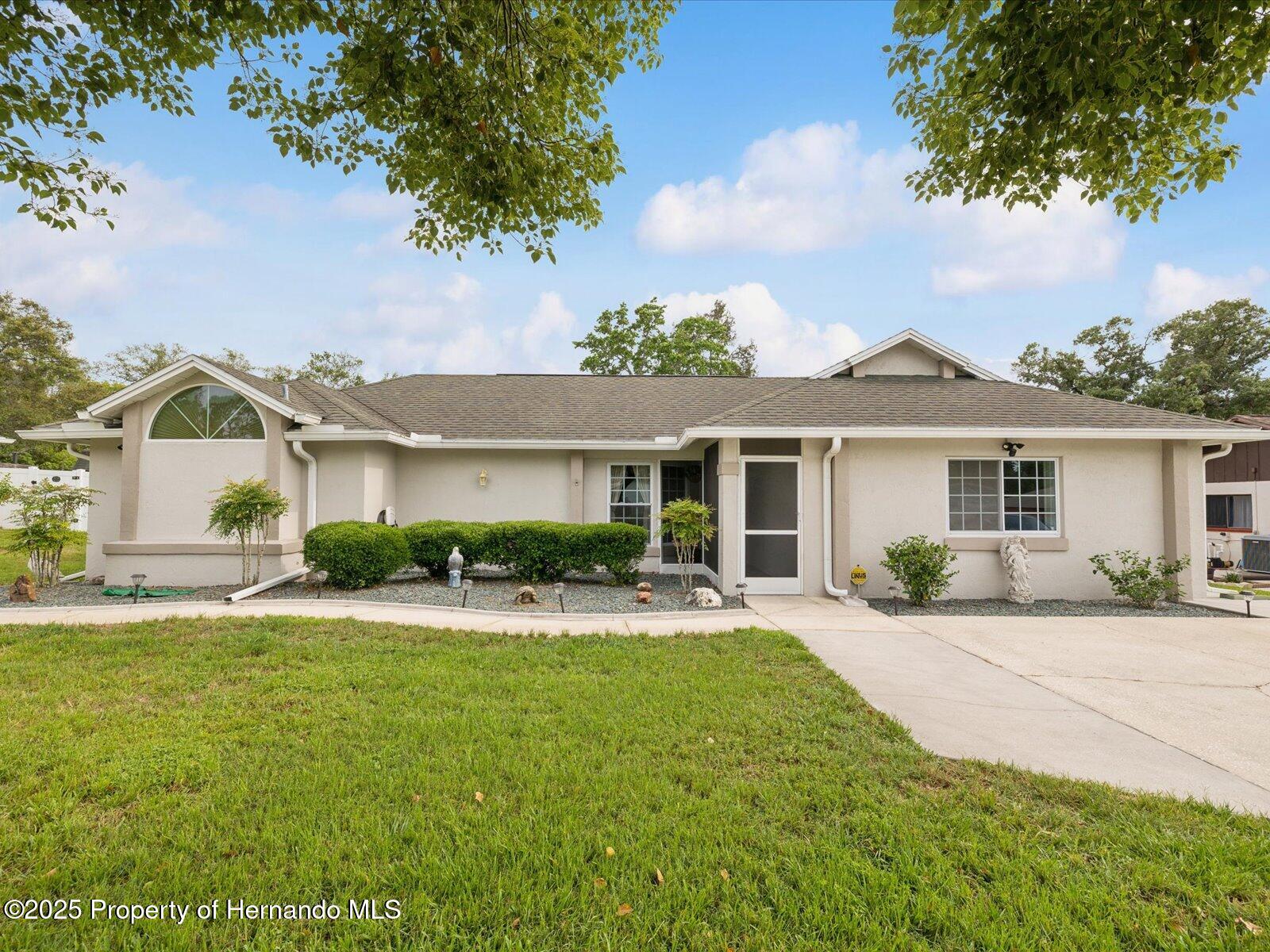 13052 Drysdale Street, Spring Hill, Florida image 2
