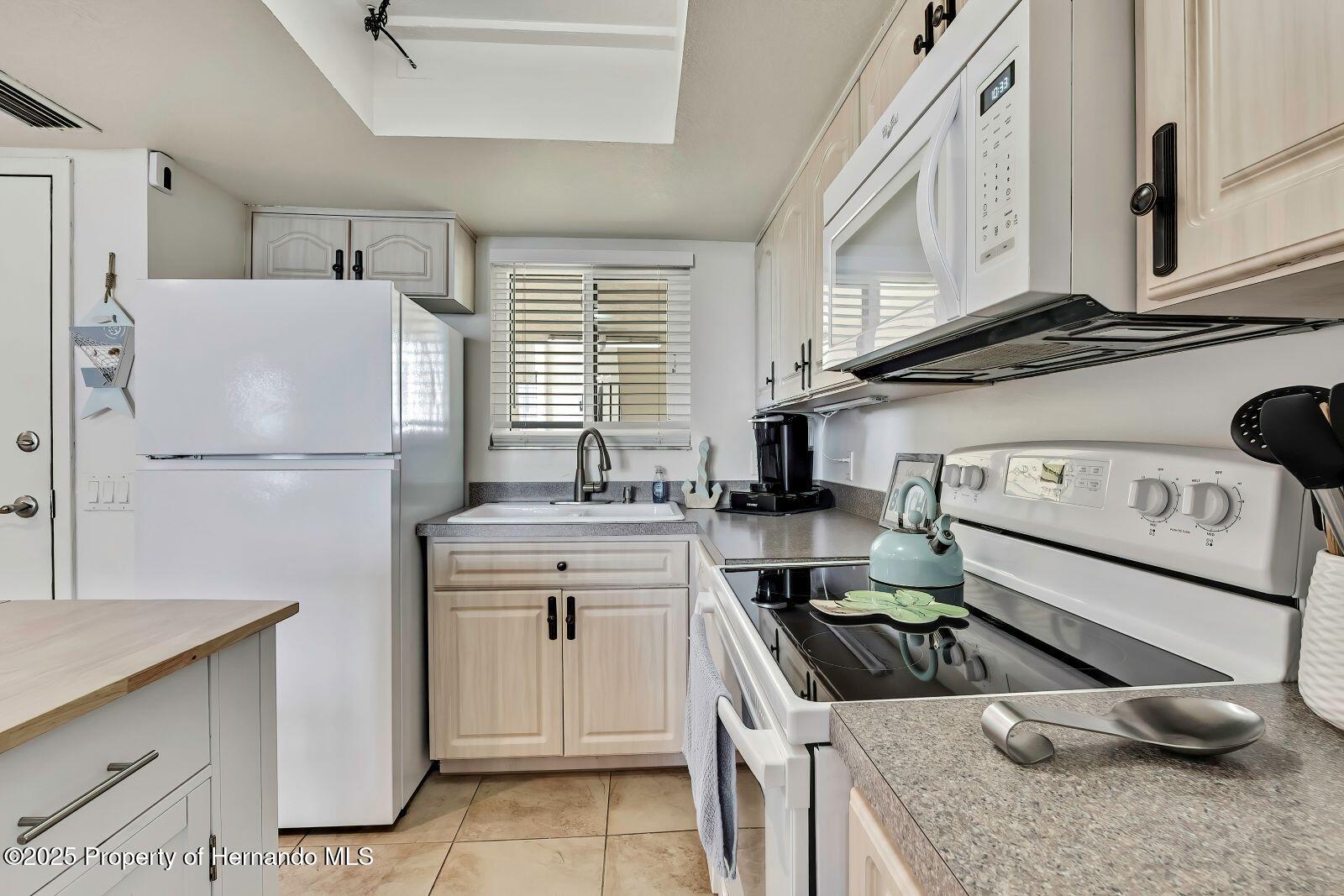 6009 Sea Ranch Drive #414E, Hudson, Florida image 11