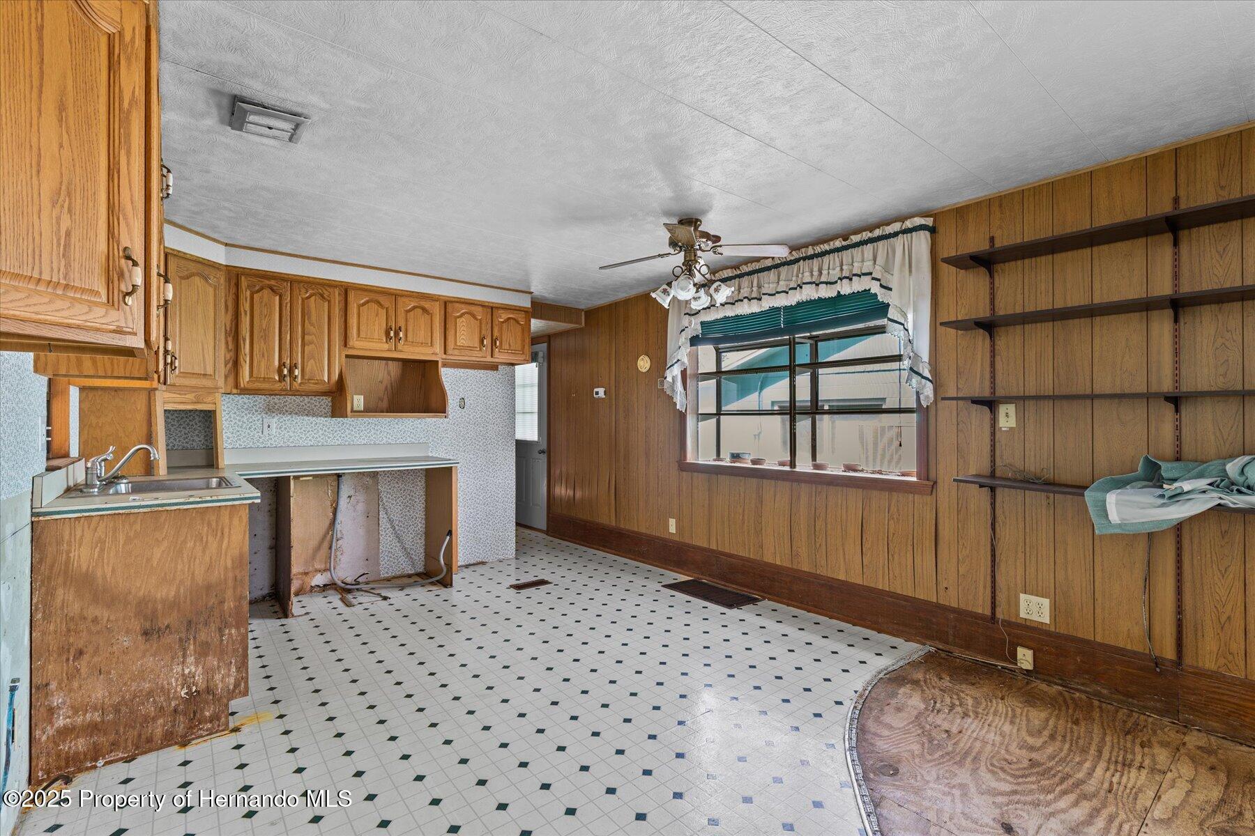 5266 Palisade Drive, Weeki Wachee, Florida image 27