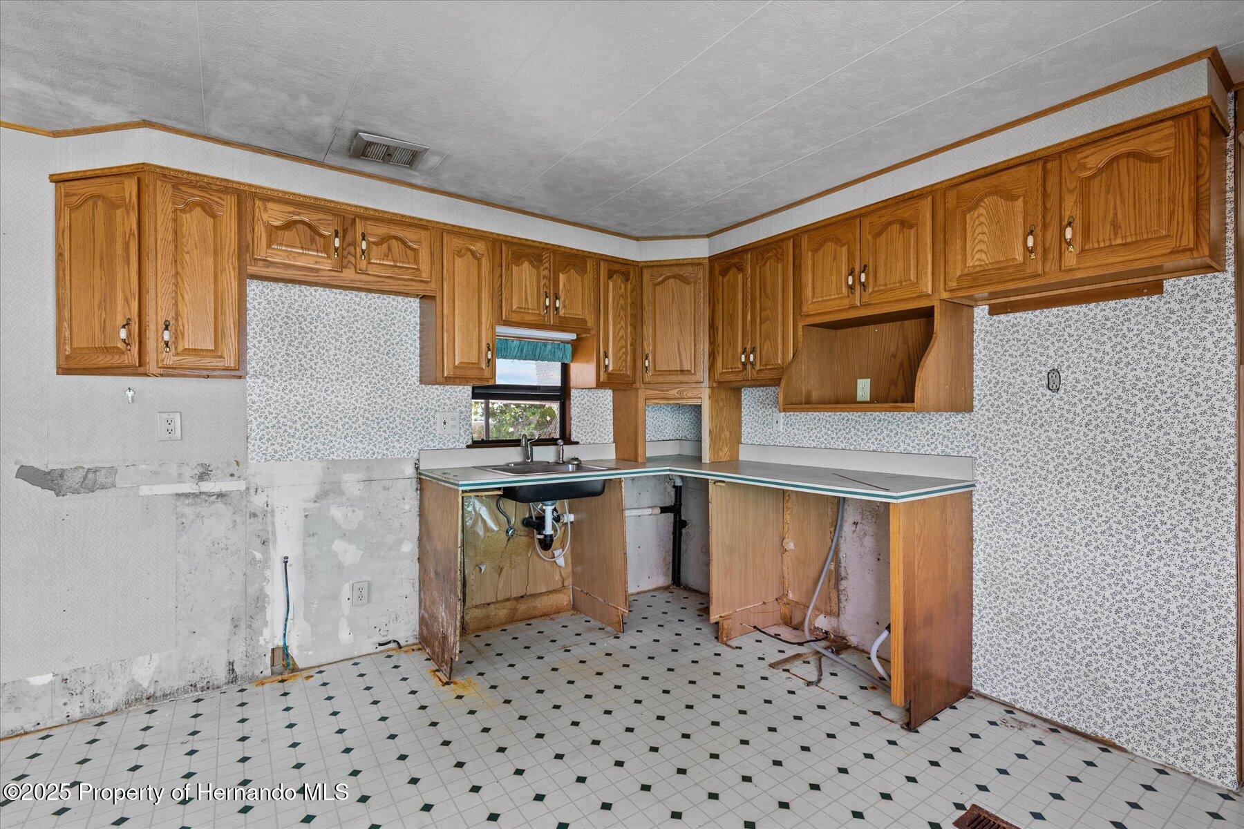 5266 Palisade Drive, Weeki Wachee, Florida image 28