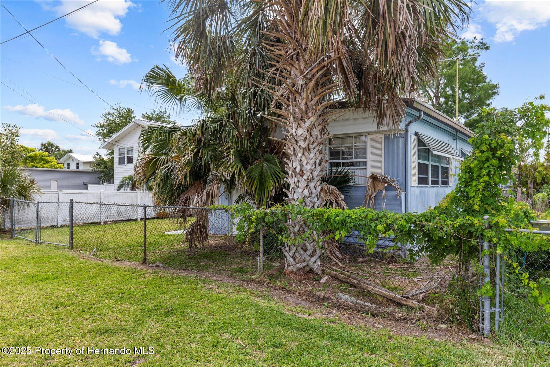 5266 Palisade Drive, Weeki Wachee, Florida image 16