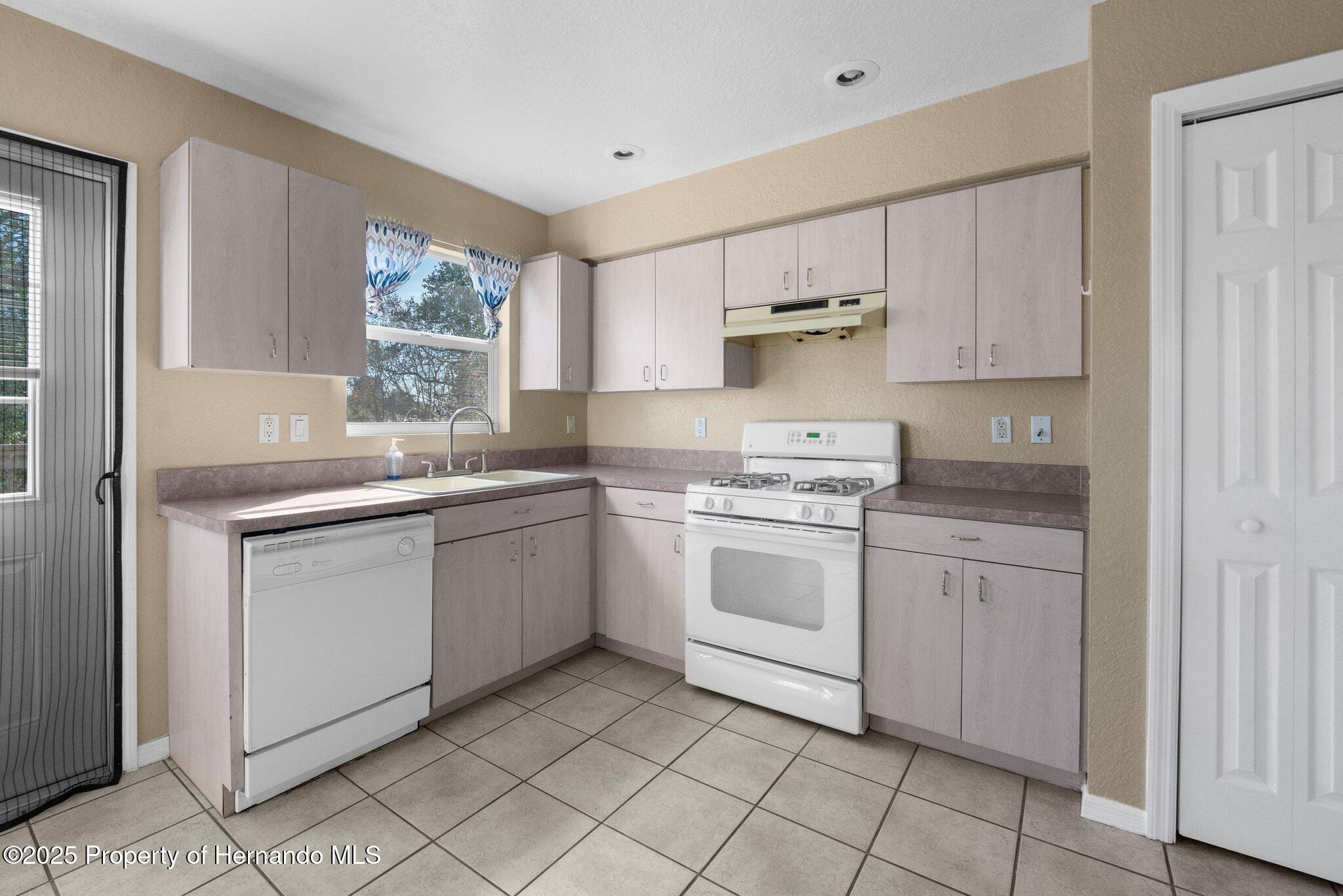 11780 Linden Drive, Spring Hill, Florida image 22