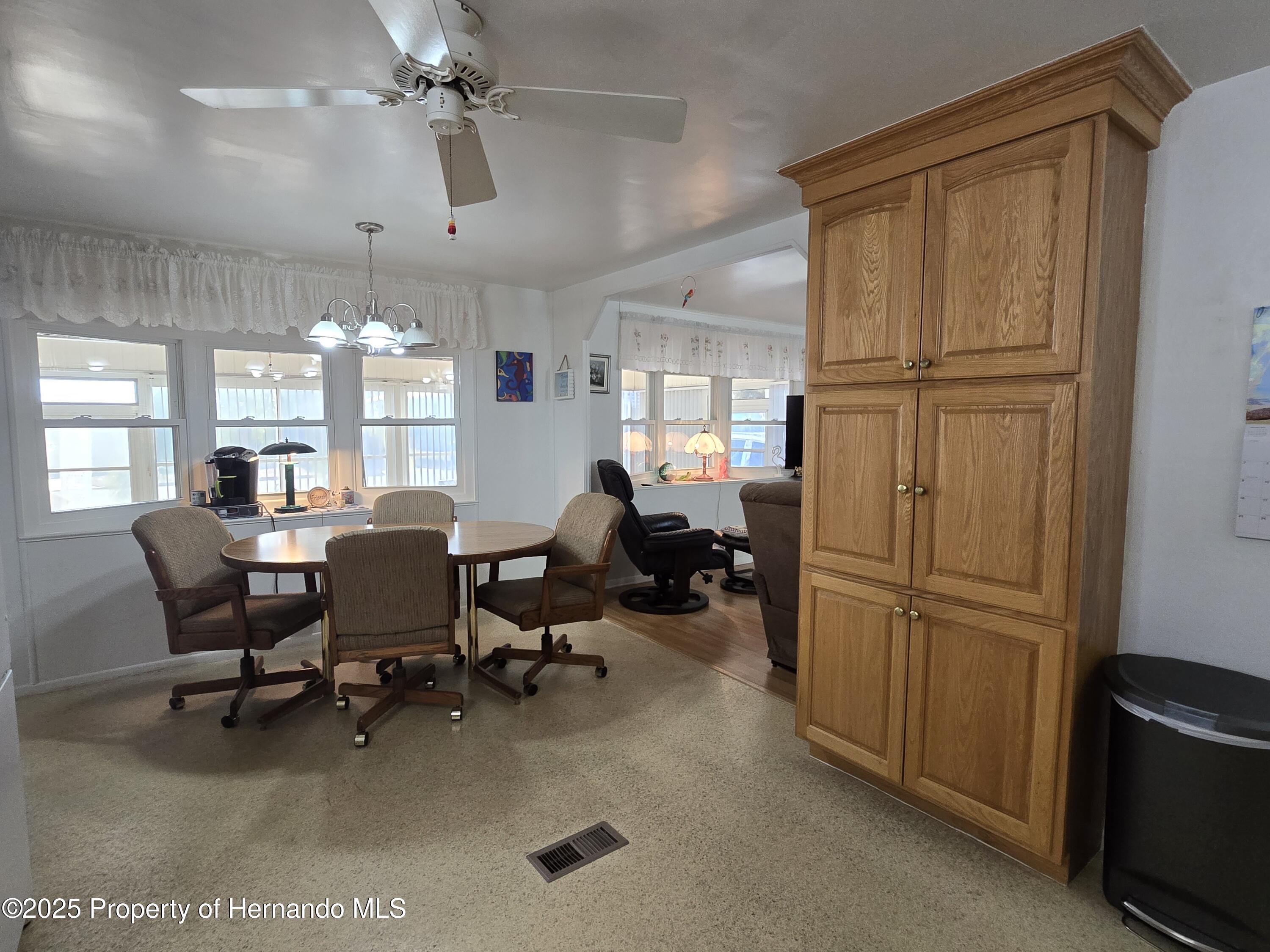 7366 First Loop Avenue, Brooksville, Florida image 14