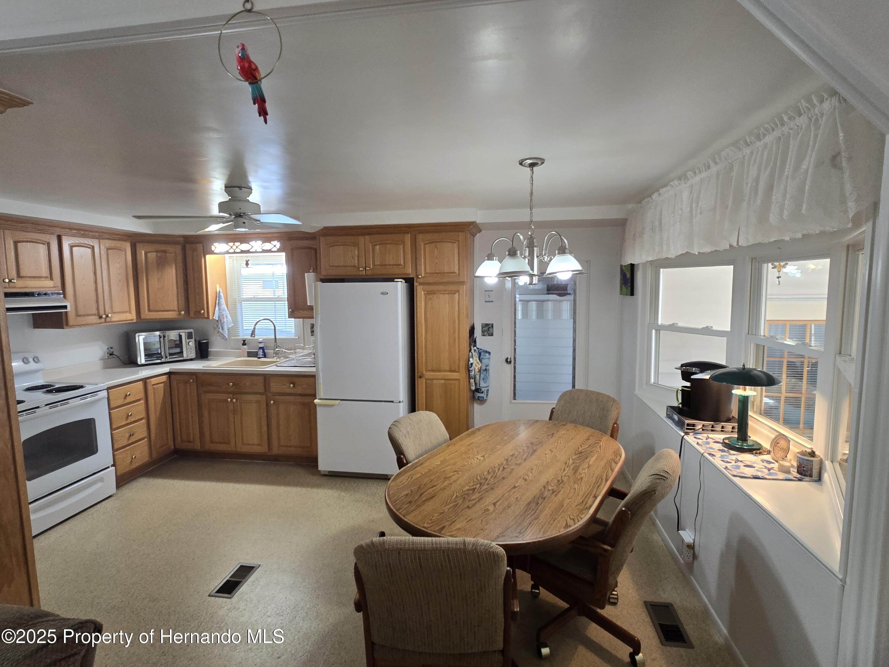 7366 First Loop Avenue, Brooksville, Florida image 15