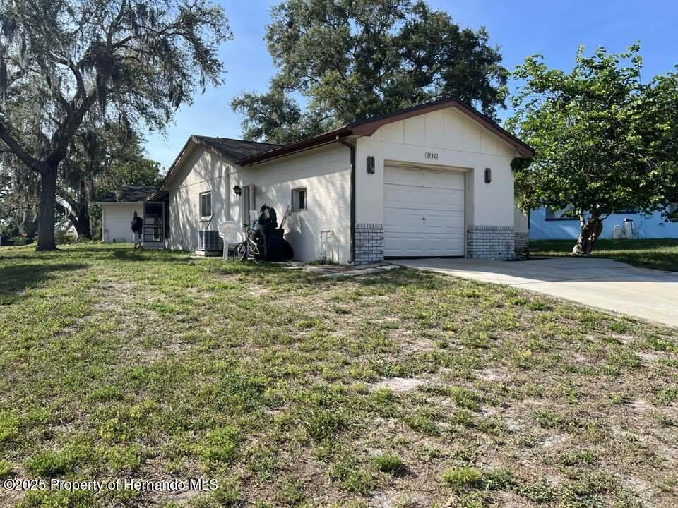 12801 Winding Way, Hudson, Florida image 3