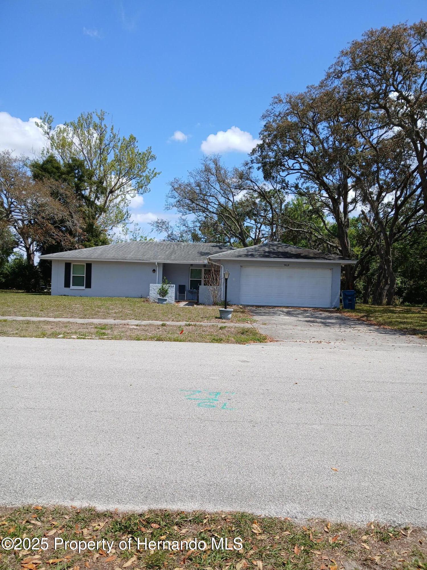 7404 Acorn Circle, Spring Hill, Florida image 2
